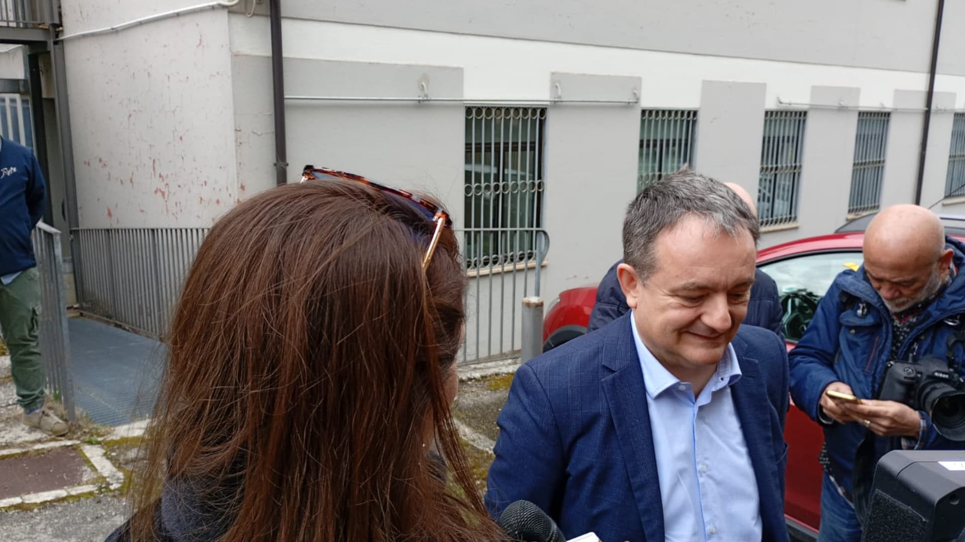 All'esterno del tribunale gli ispettori e Aldo Di Giacomo, segretario nazionale Spp