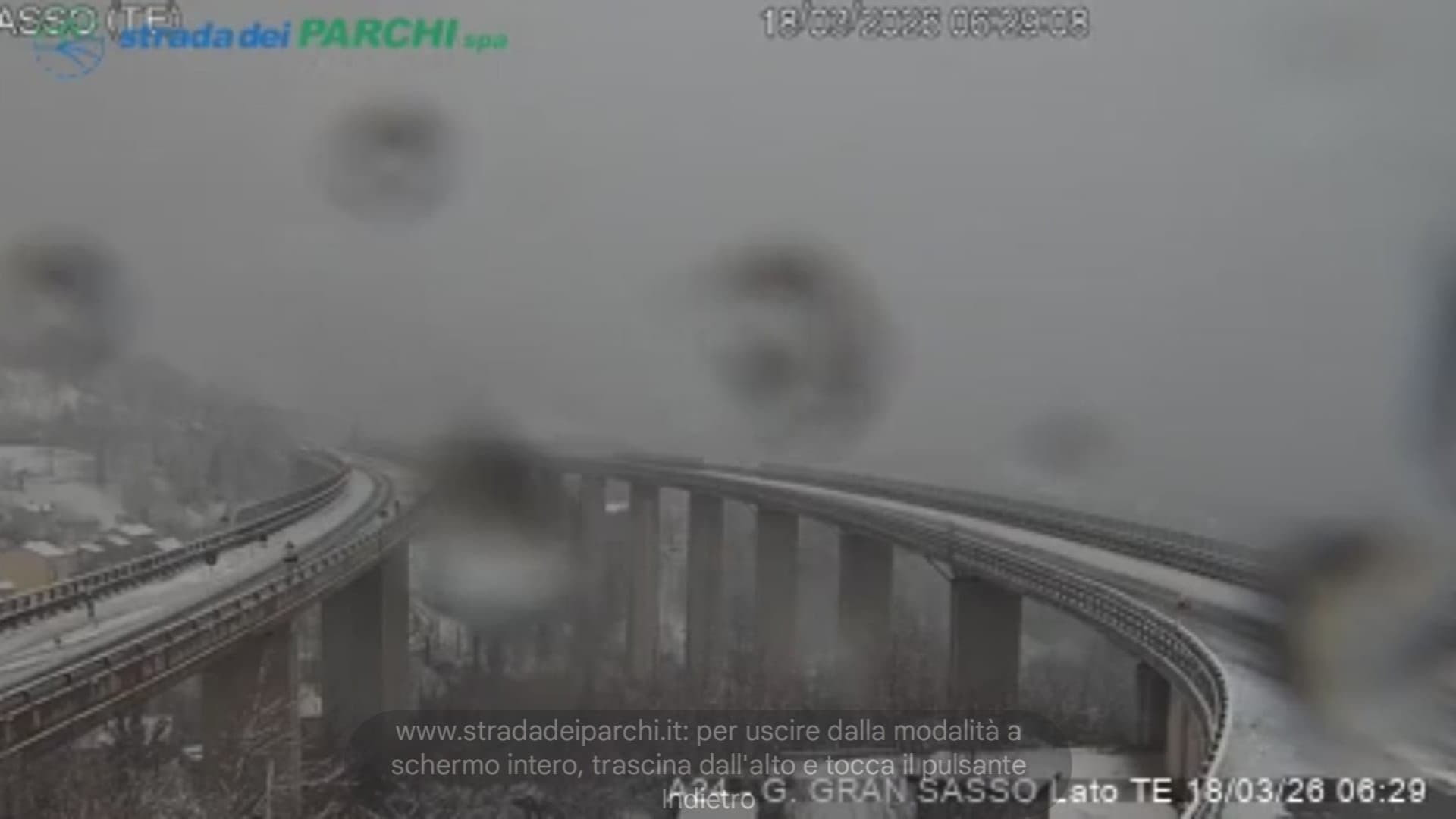 Neve in Abruzzo, sull’A24 interventi nella notte: tratto L’Aquila-Teramo sotto osservazione - Scuole chiuse in provincia di Chieti