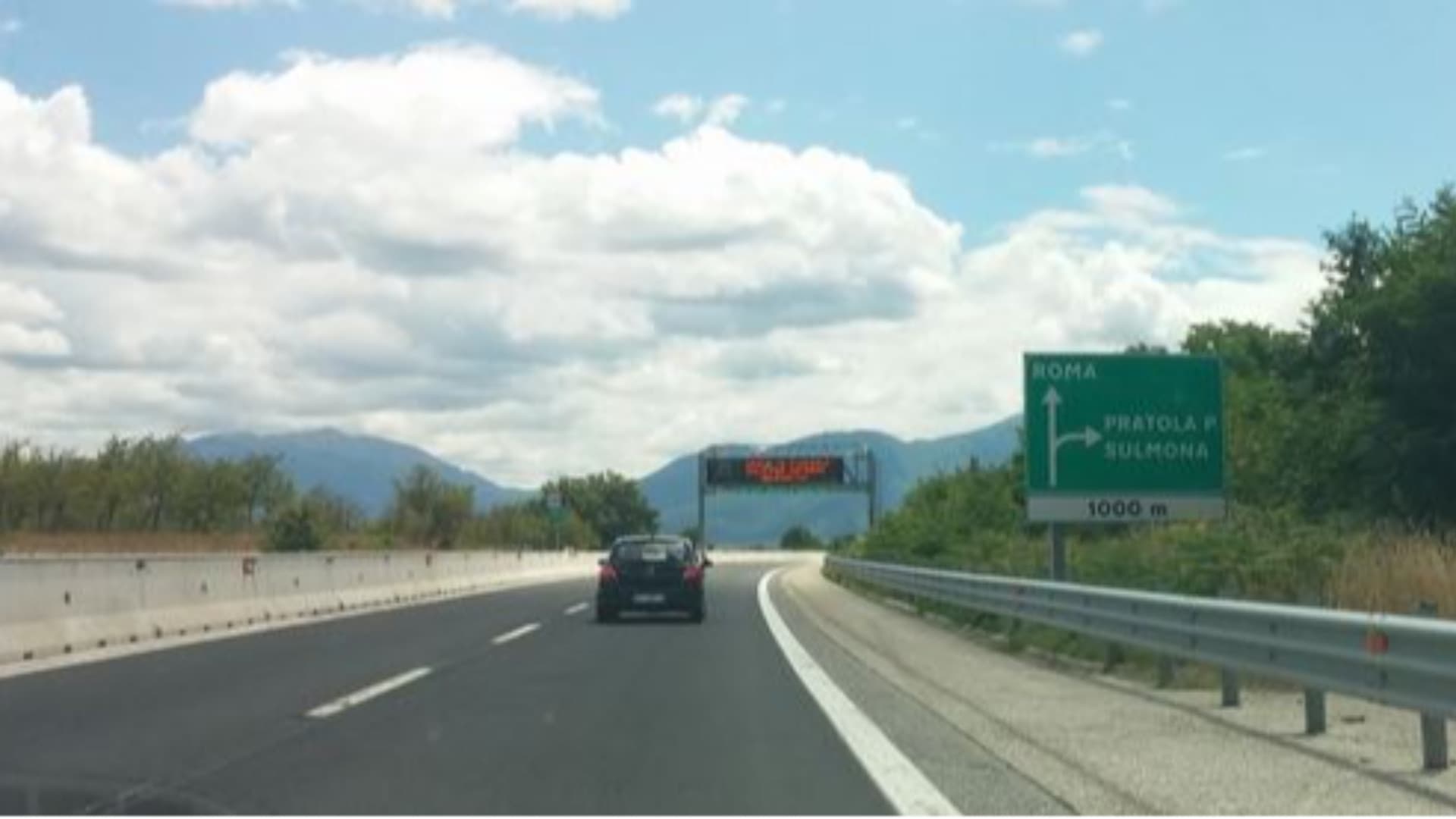 L'Aquila, sventato assalto ai bancomat: due consiglieri-poliziotti fermano auto con esplosivo