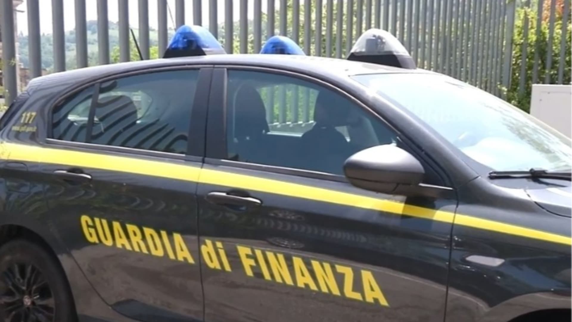 Finti volontari raccolgono fondi: a Teramo la denuncia della Guardia di finanza