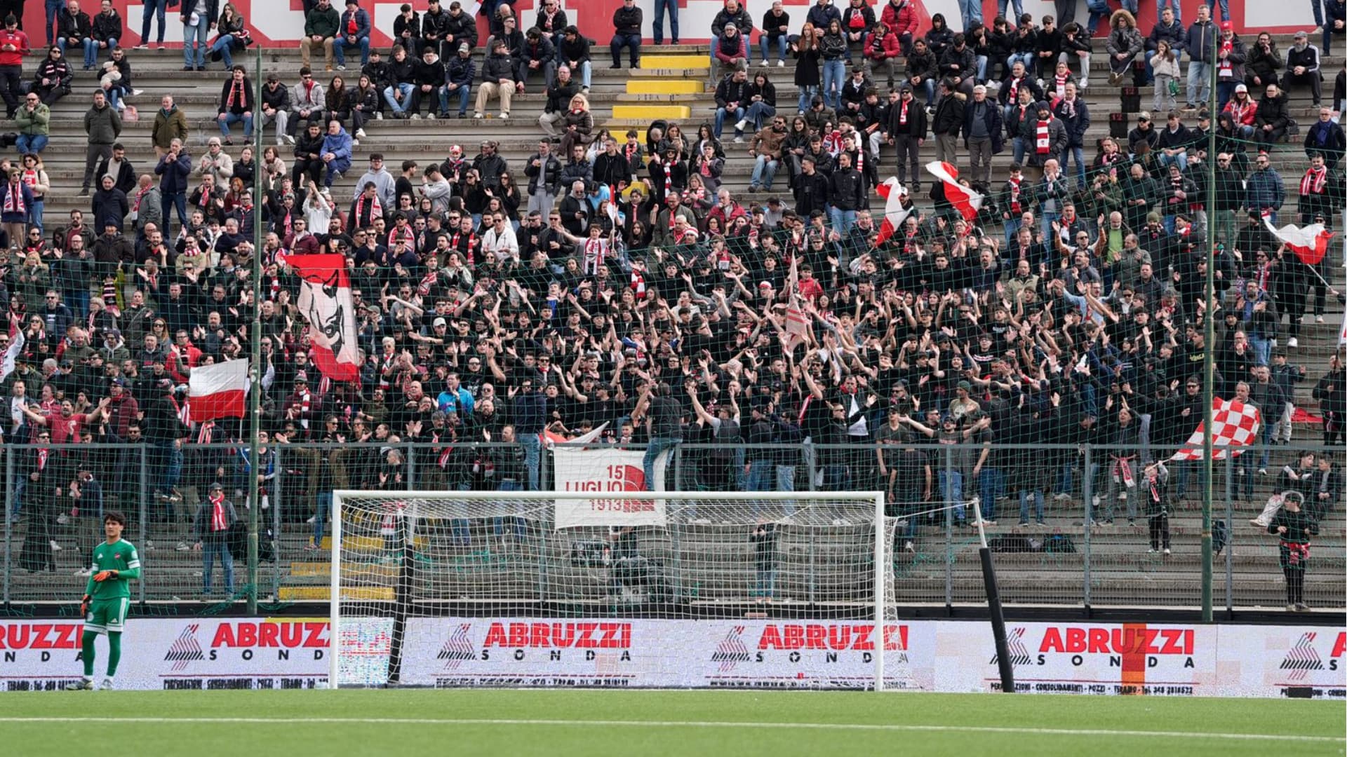 La curva biancorossa