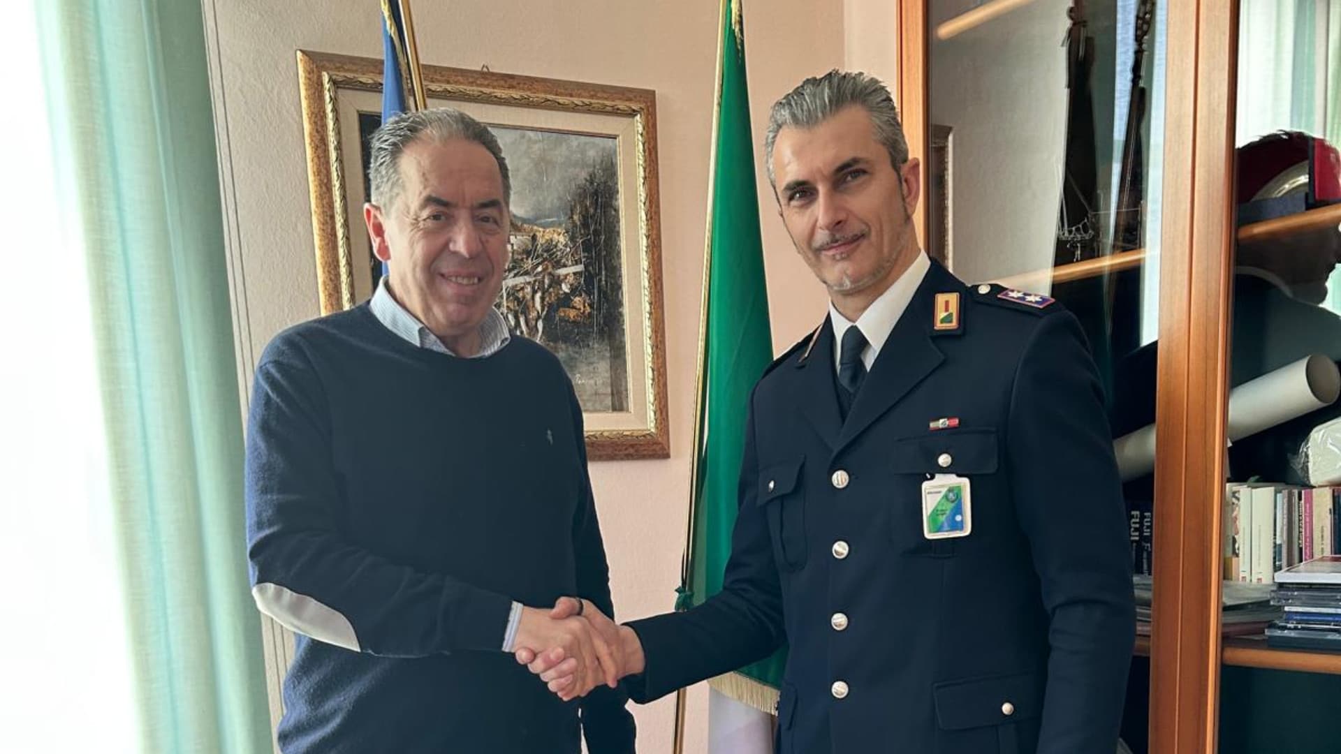 Il sindaco di Fossacesia Enrico Di Giuseppantonio con il comandante Alfredo Cicocioppo