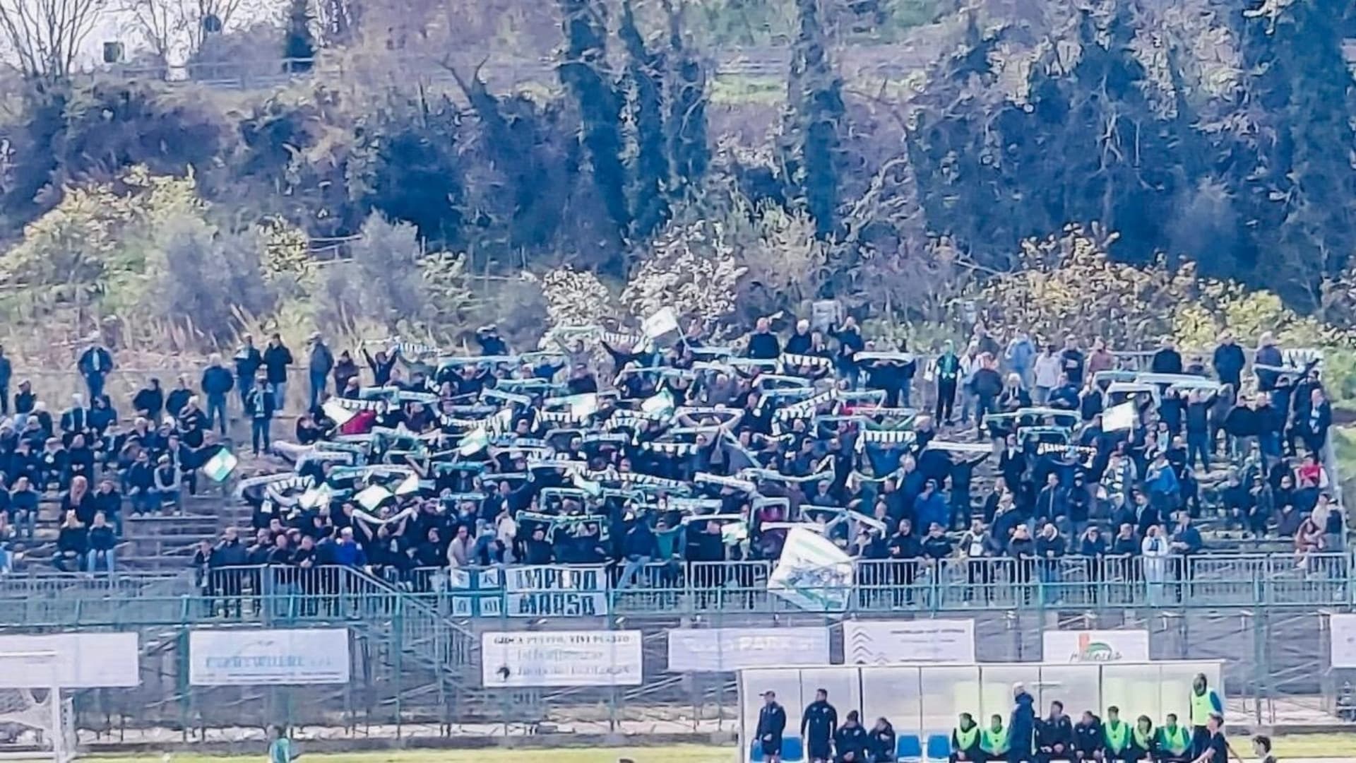 I tifosi biancoverdi in tribuna