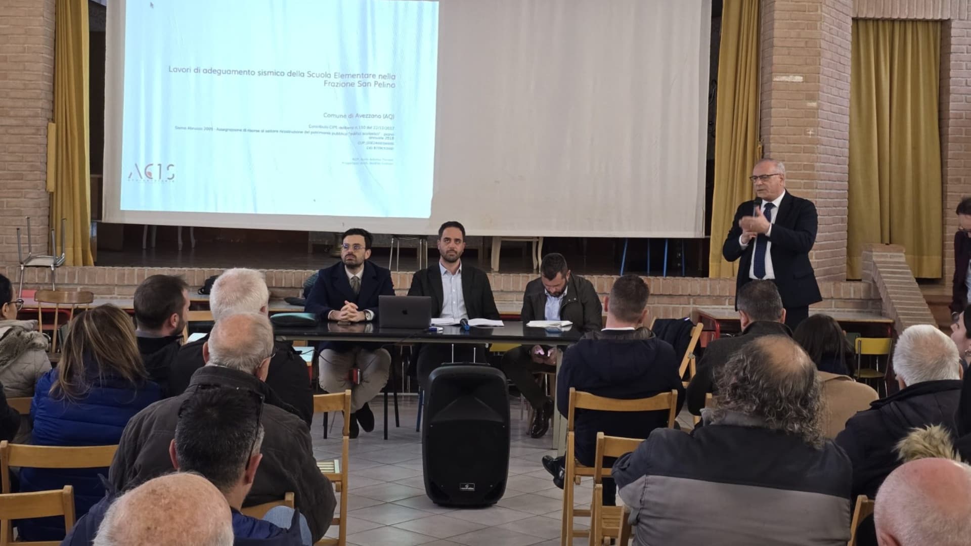 La partecipazione all'incontro sull'iter della scuola di San Pelino