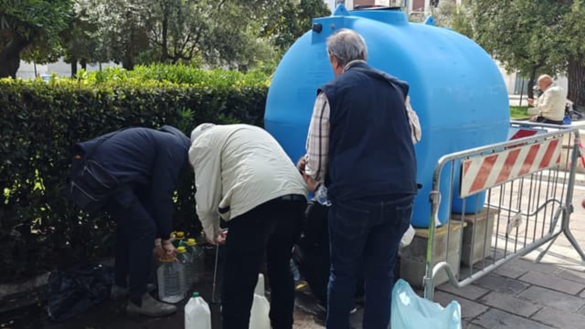 Le botti per il rifornimento dell'acqua