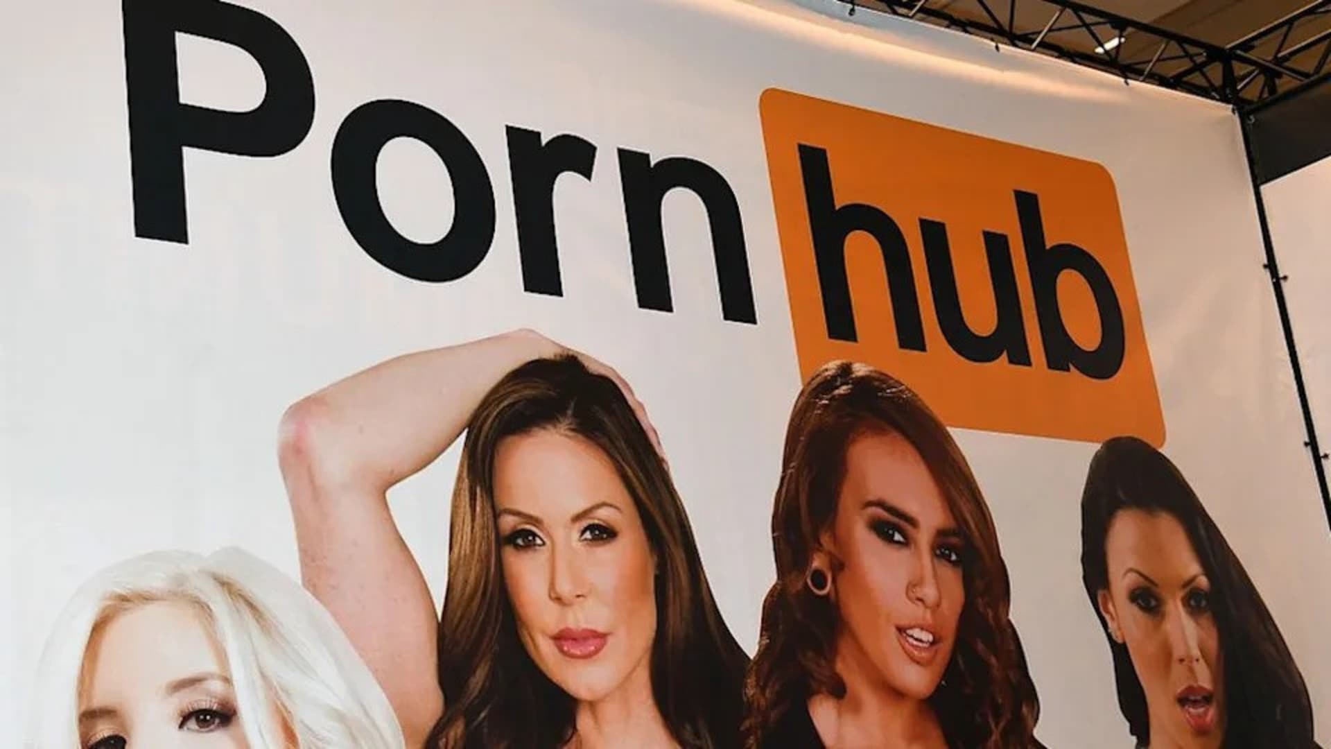 Campagna elettorale su Pornhub: la provocazione di Paride Paci a Chieti