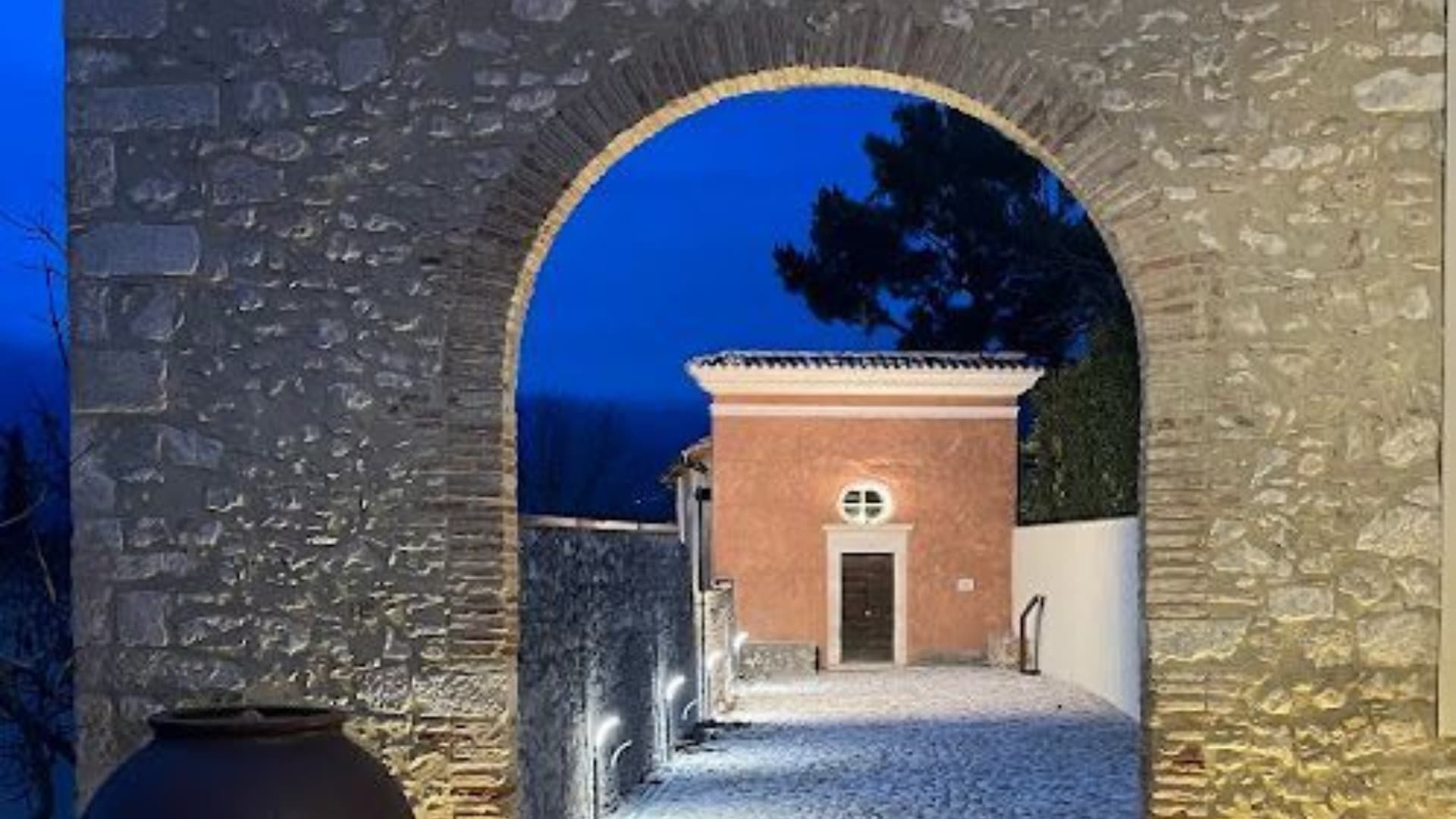 Capestrano, inaugurata la nuova struttura polifunzionale di Capodacqua