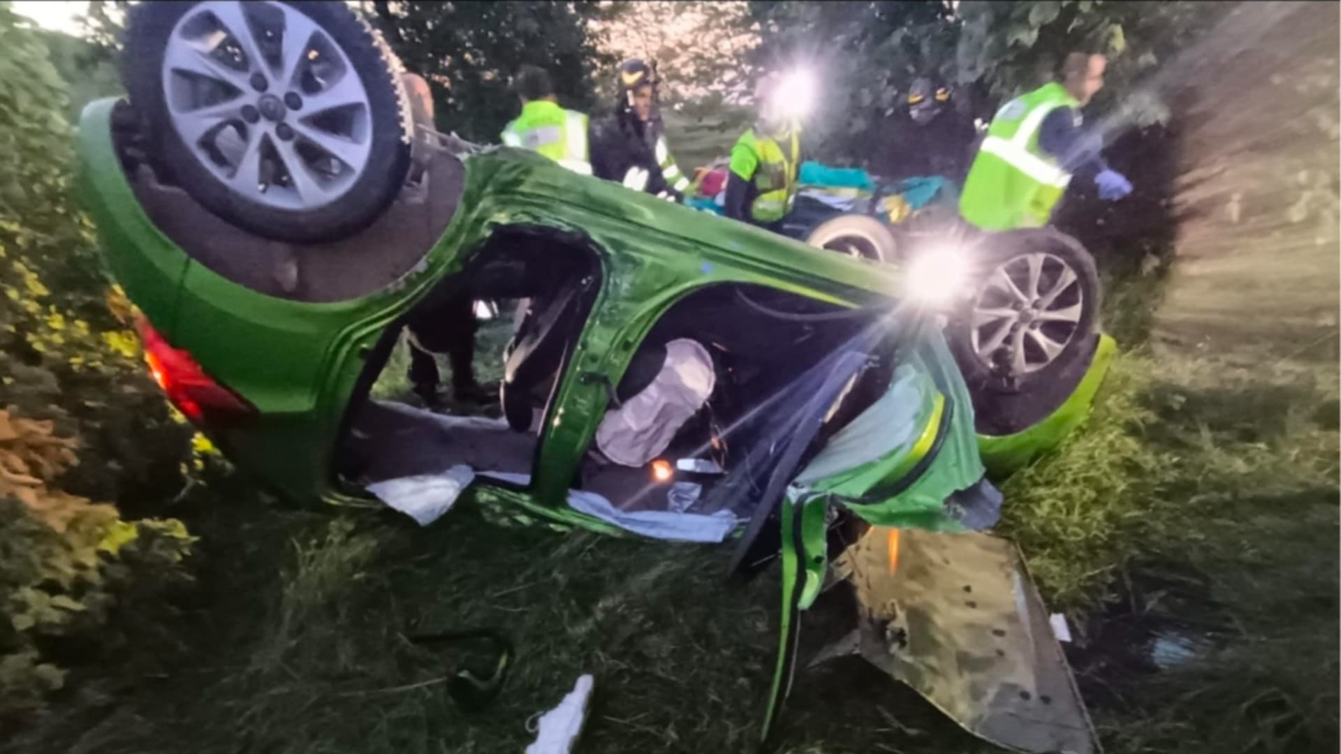 Colonnella, auto si ribalta all’alba: quattro giovani coinvolti, grave un 17enne