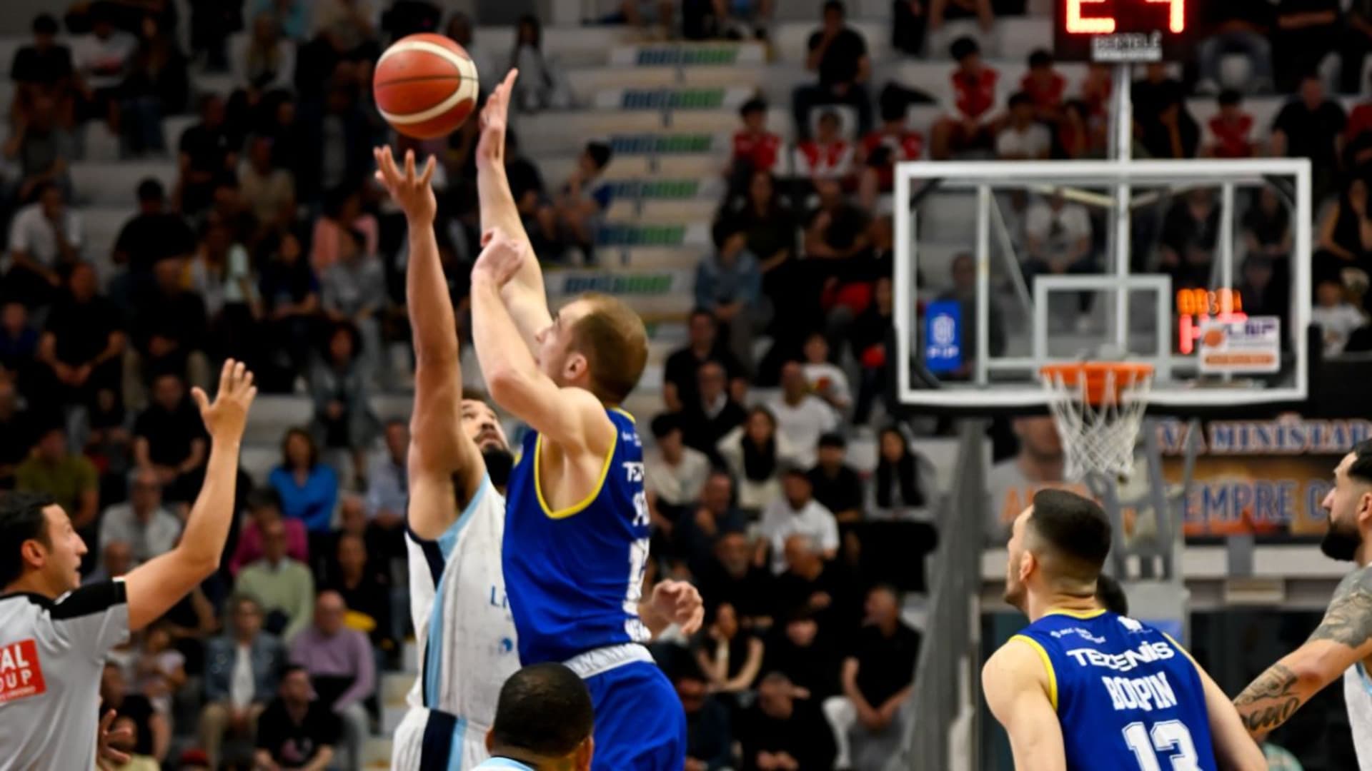 (foto Stefano Varani per Pallacanestro Roseto)