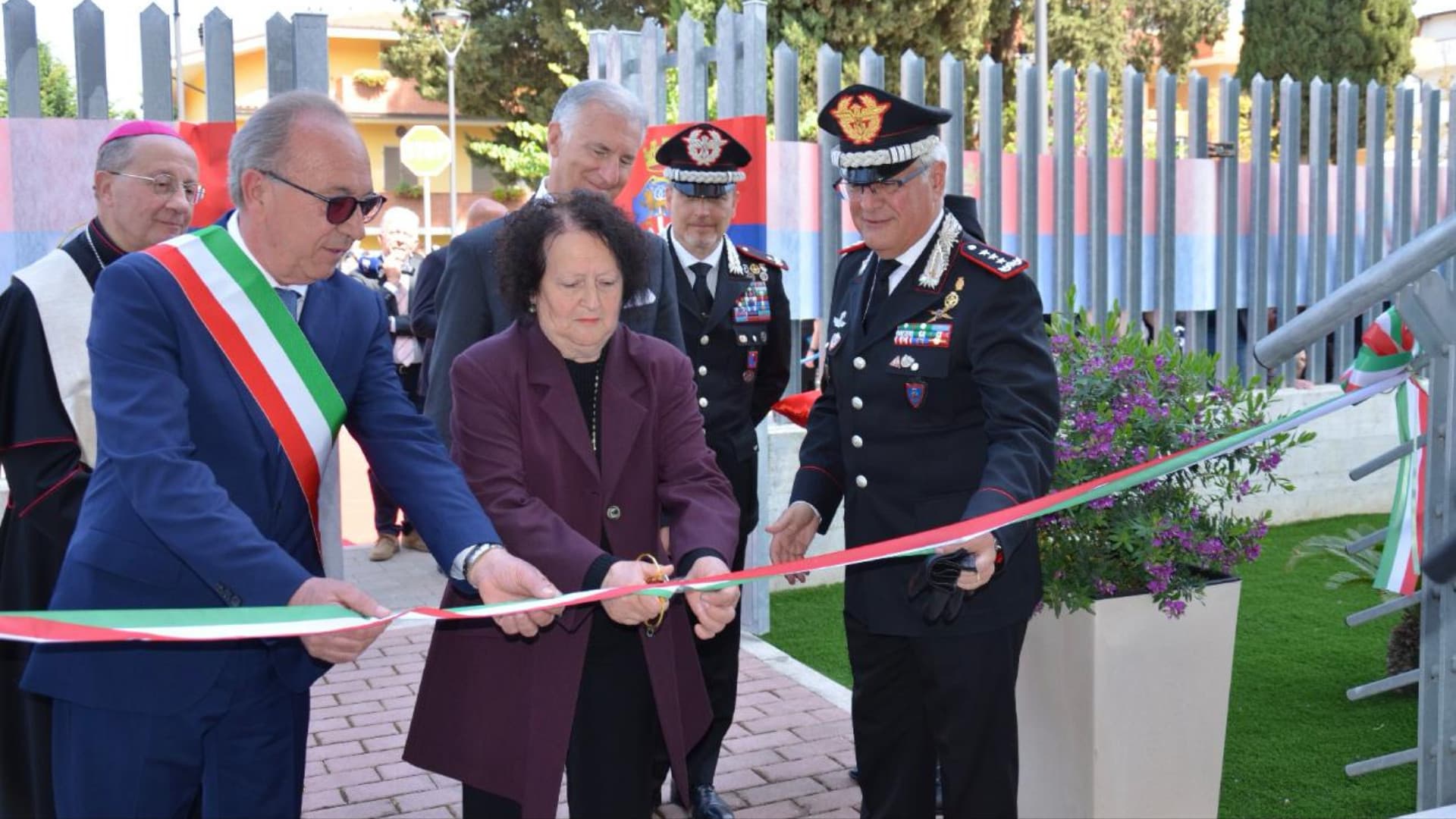 Il taglio del nastro