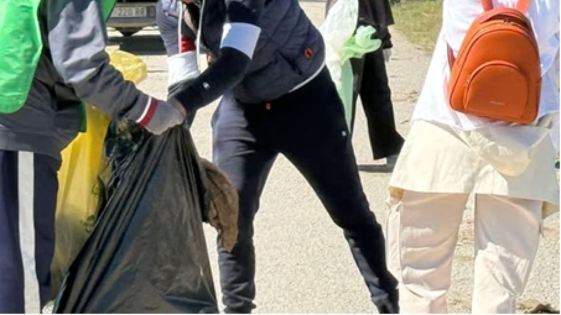 Un momento della raccolta