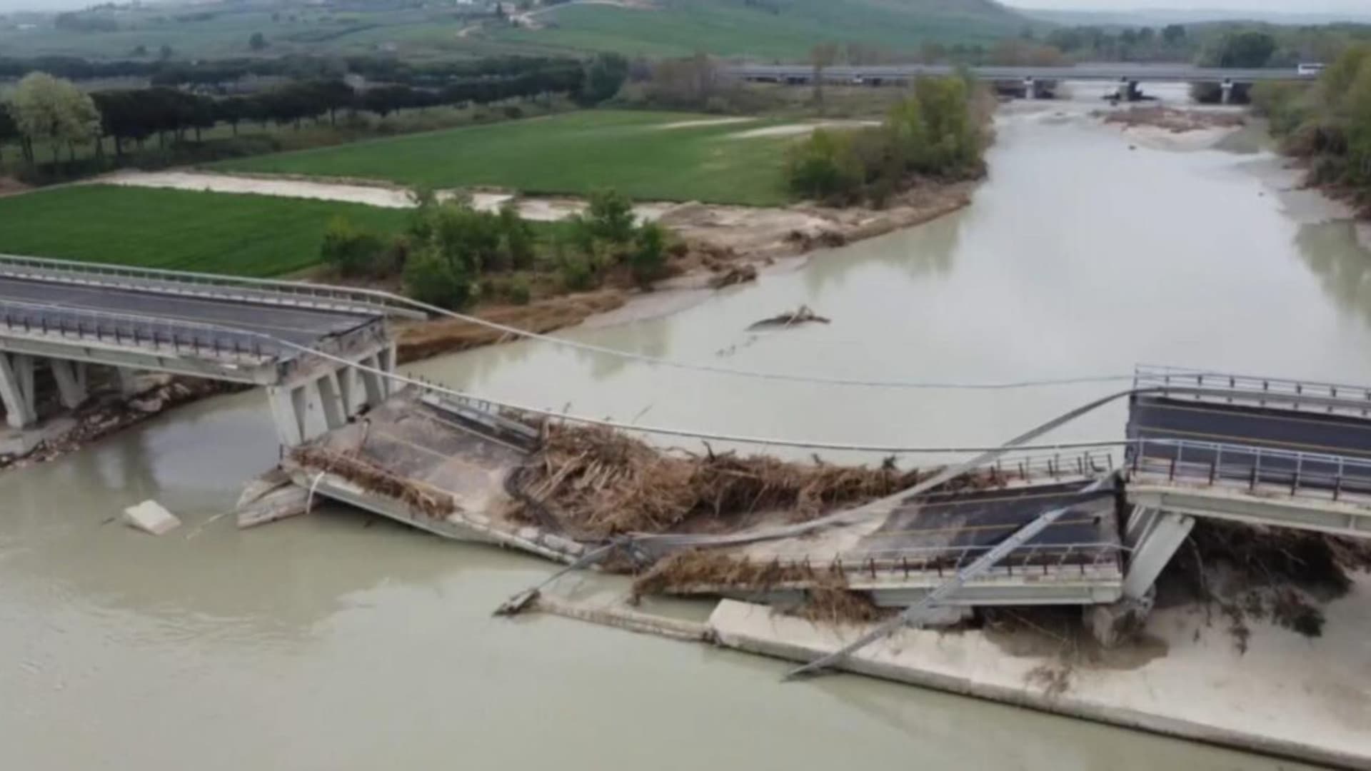 Il ponte crollato