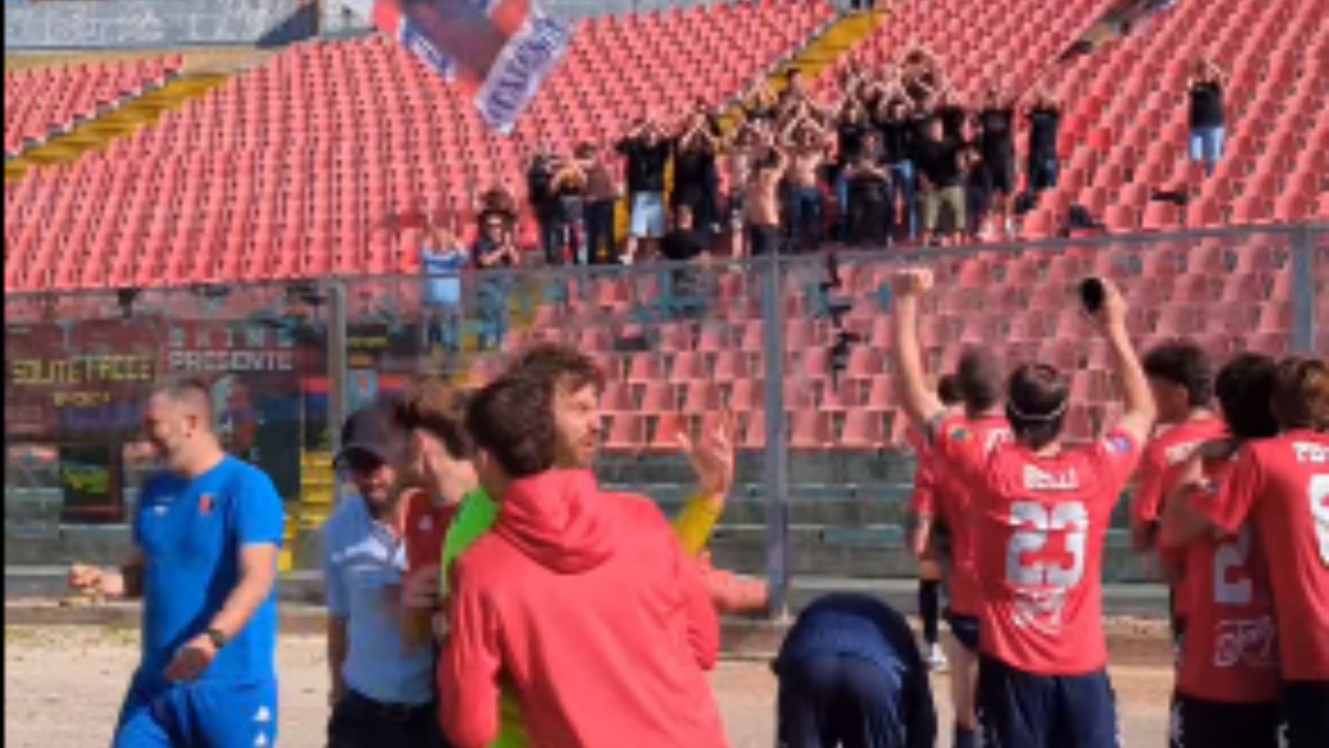 Festa Notaresco: l'1-1 in rimonta ad Ancona vale un posto ai playoff