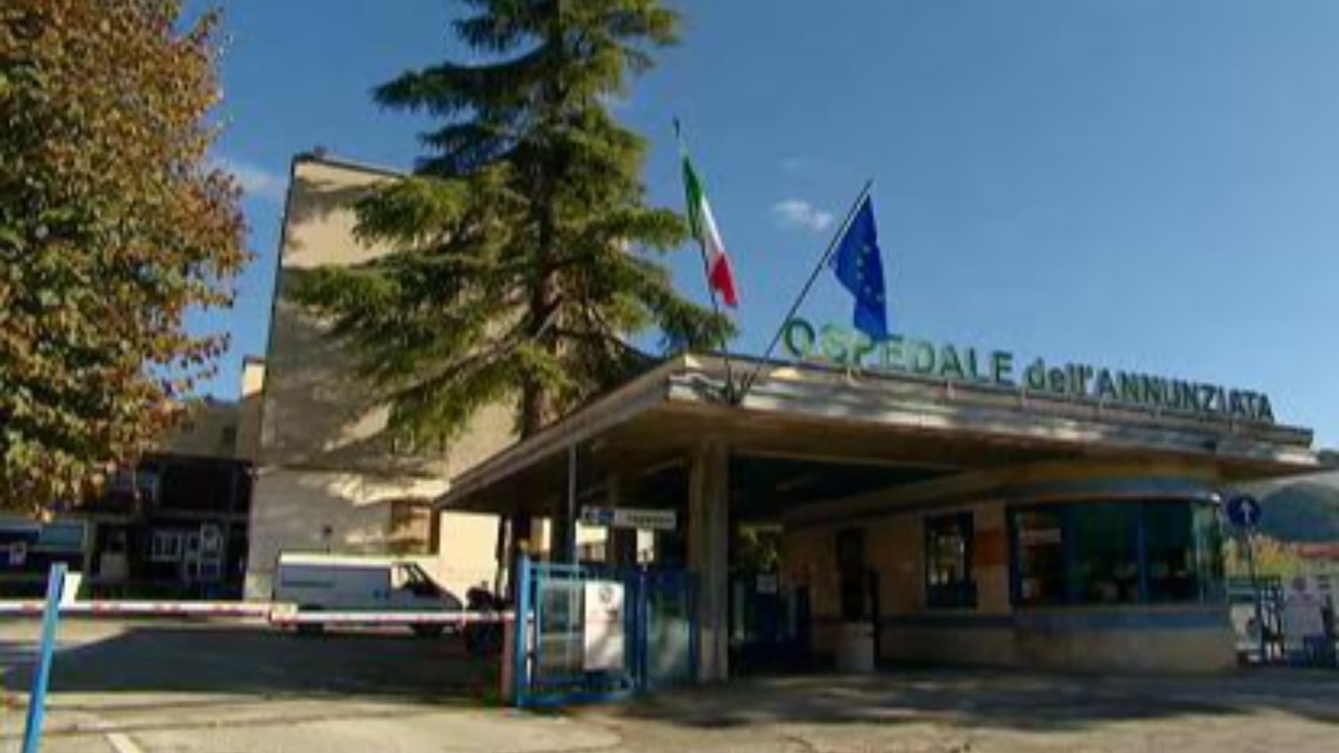 L'ingresso dell'ospedale di Sulmona