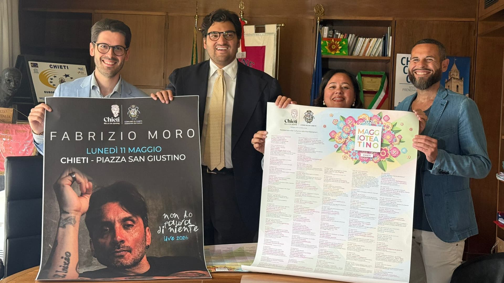 La presentazione del programma (al centro Paolo De Cesare)