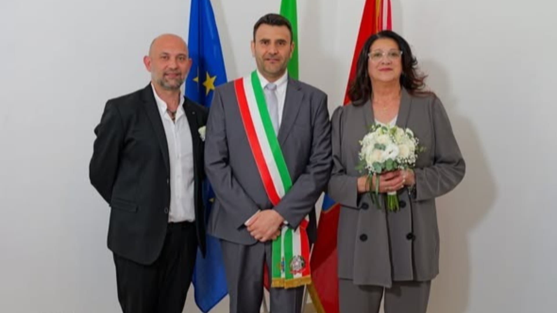 Oggi sposi dopo 17 anni insieme in fabbrica