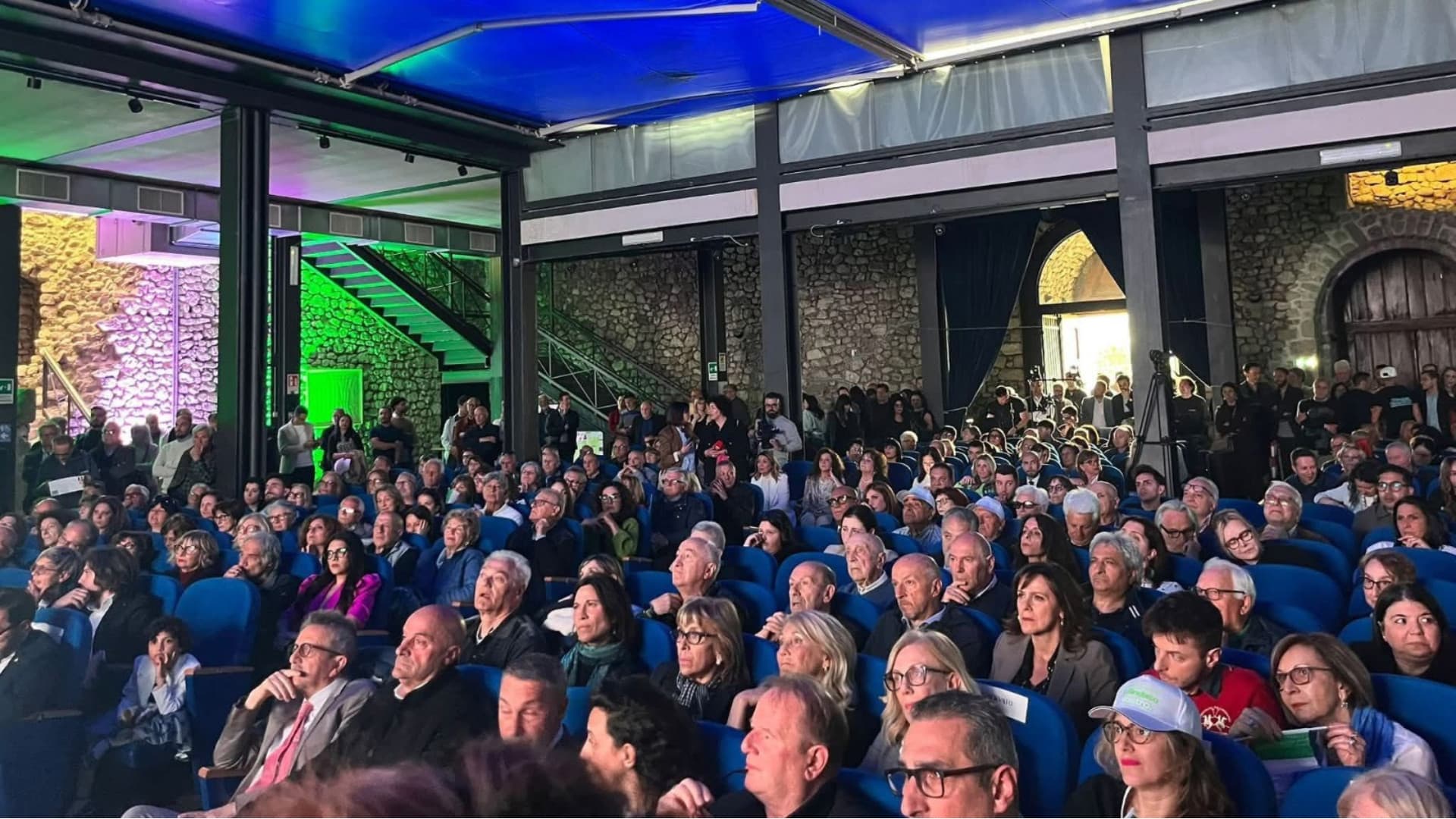 Avezzano, Castello Orsini strapieno con i 240 candidati per Di Pangrazio