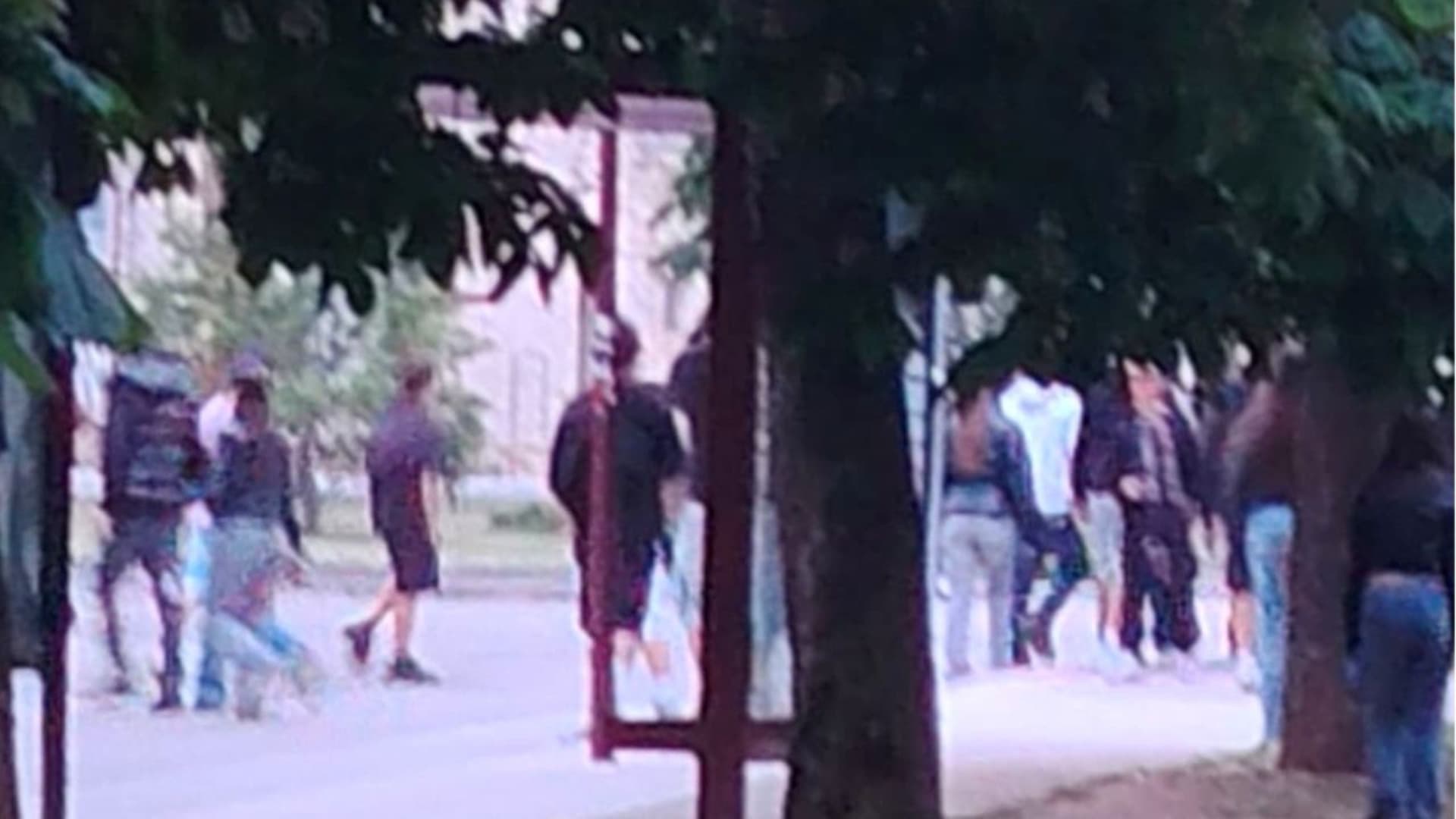 Un momento della rissa