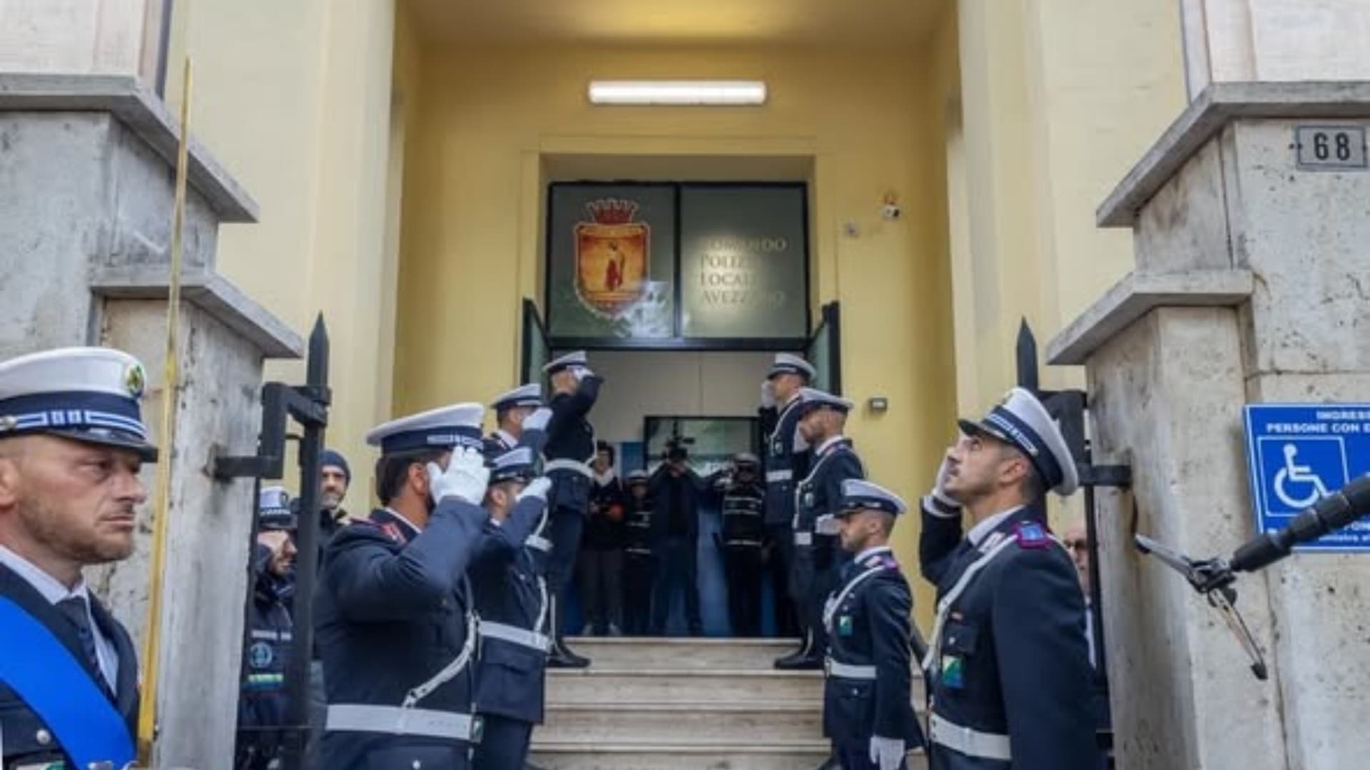 Avezzano, inaugurata la nuova sede (centralissima) della Polizia locale