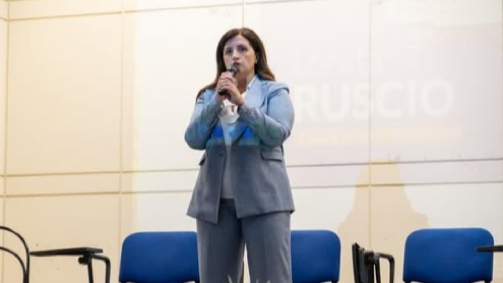 Loreta Ruscio presenta sua candidatura