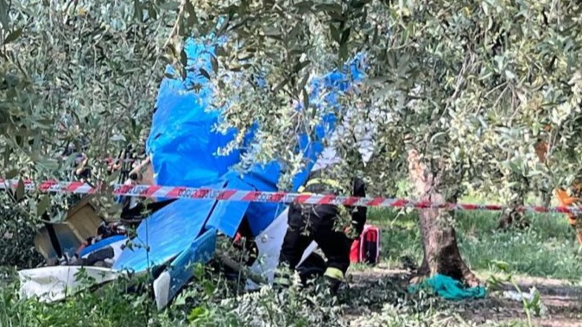 Ultraleggero precipitato a Vasto: si indaga sulle cause dello schianto, stabili i due feriti