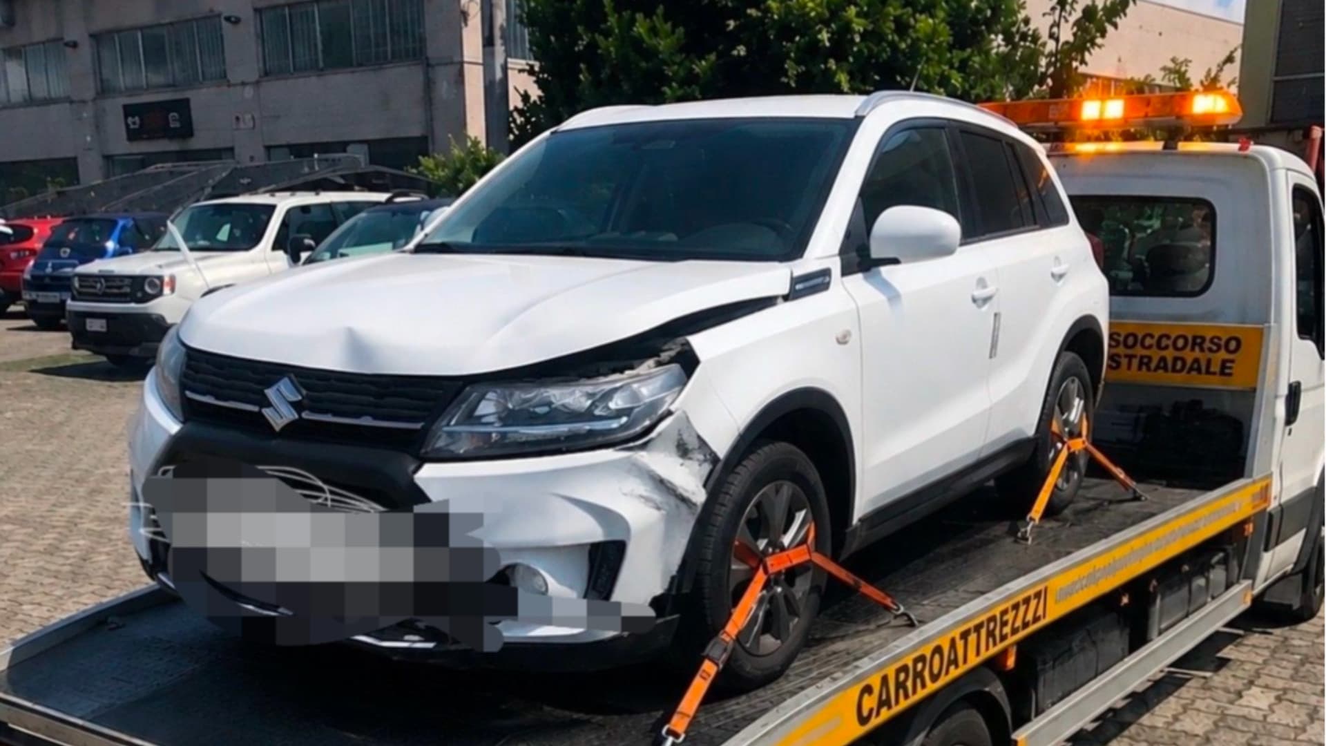 Giulianova, paziente ruba l’auto a un sanitario del 118: danneggiato il veicolo dopo un incidente