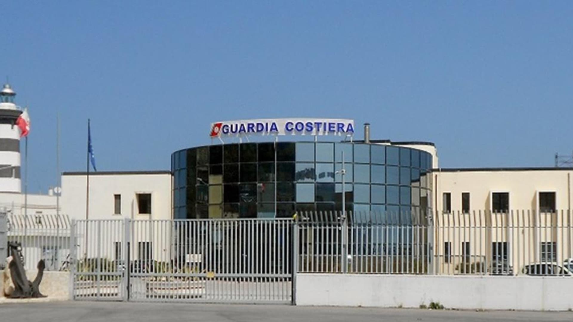 Ortona, windsurfista alla deriva per ore: salvato dalla Guardia Costiera