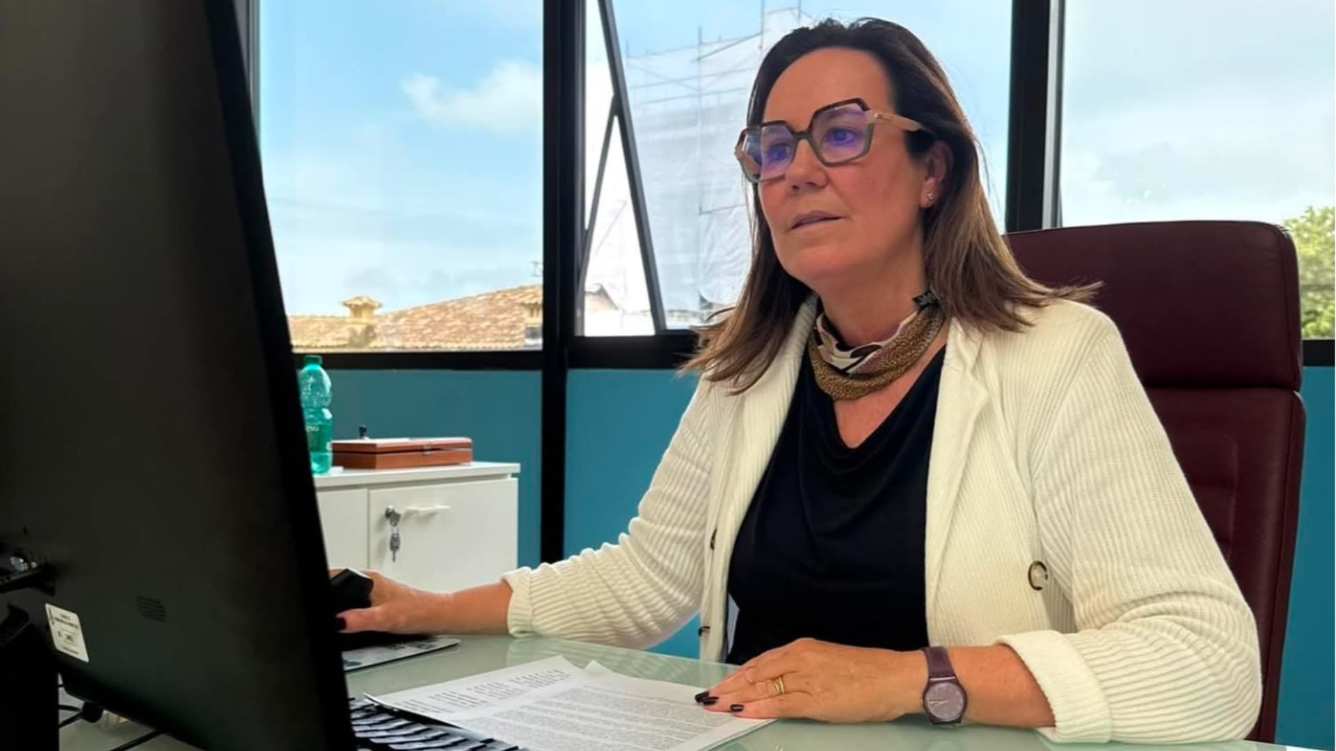 La sindaca (foto dal profilo ufficiale Facebook)