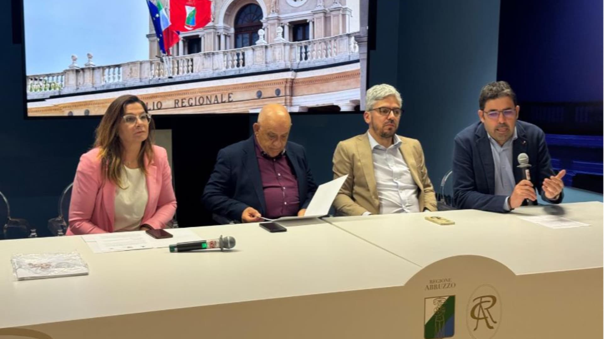 Tornimparte, nasce il Premio Nazionale “Saturnino Gatti”: il paese celebra le eccellenze italiane della cultura, dell’arte e dell’informazione