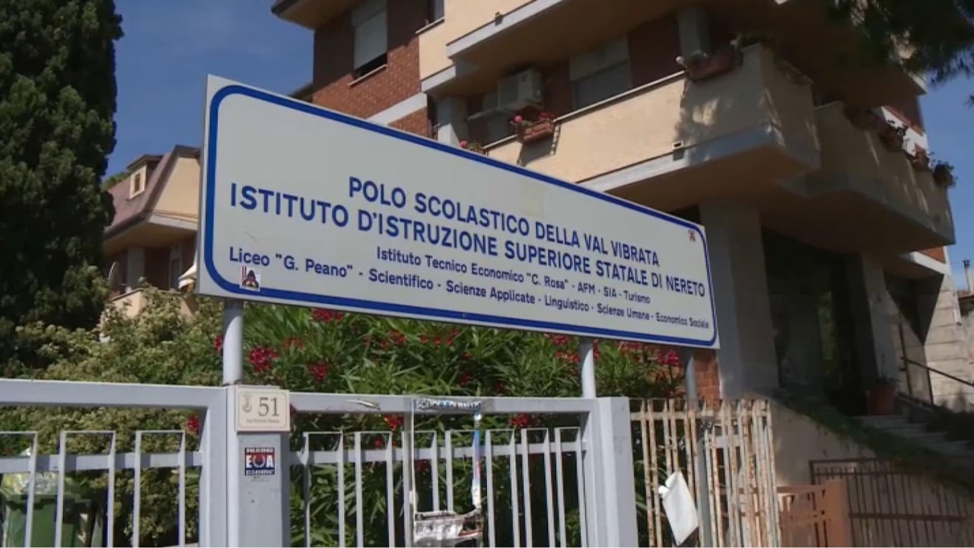 Prof aggredito al Peano Rosa, slitta la decisione sui quattro studenti: aperta l’inchiesta della Procura minorile