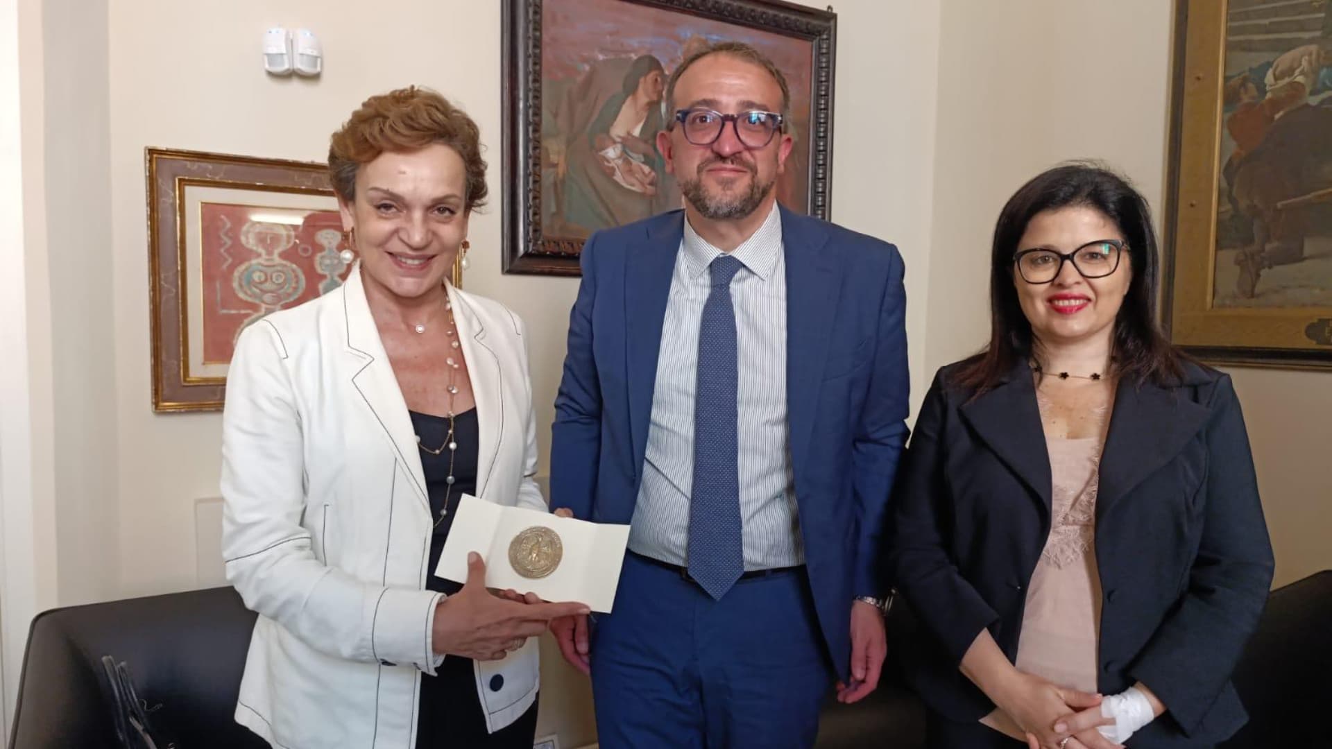 L’Aquila, confronto istituzionale con l’ambasciatrice libanese: focus su cultura e aiuti umanitari