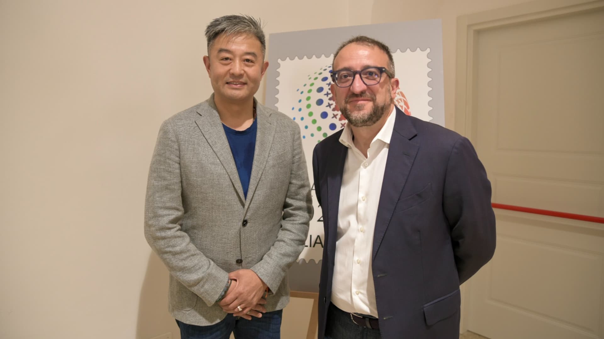 L'artista con il sindaco Biondi