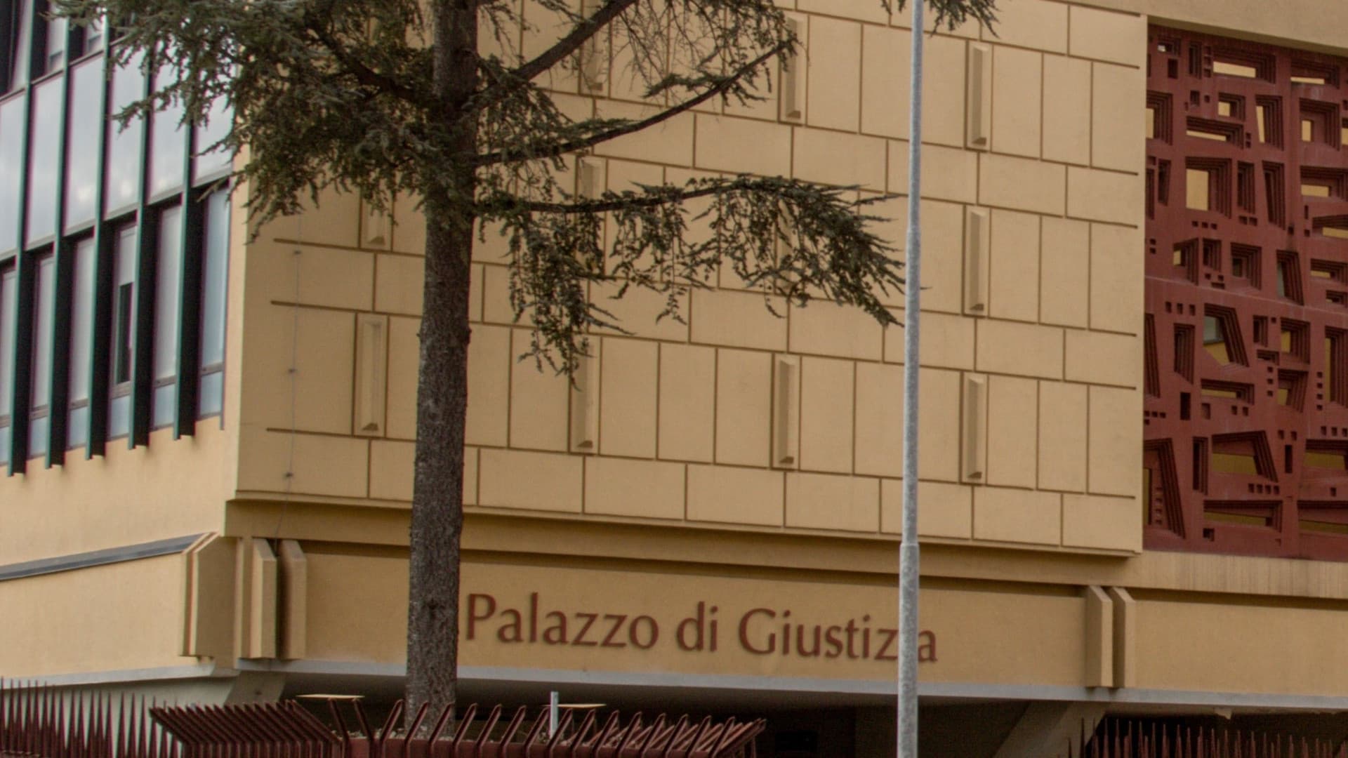 L'Aquila, sorelle scomparse: si indaga per sottrazione di minori