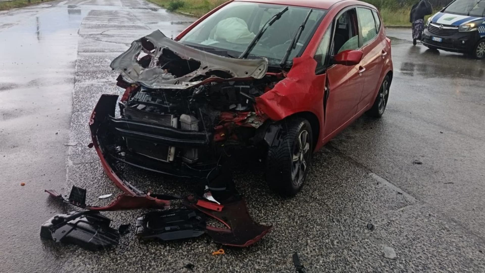 Un'auto coinvolta