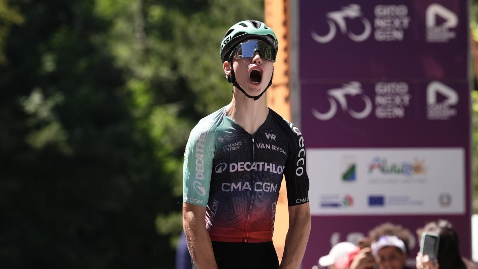 Giro Next Gen, Sparfel trionfa a Piana delle Mele. Finn resta in rosa prima della cronometro finale