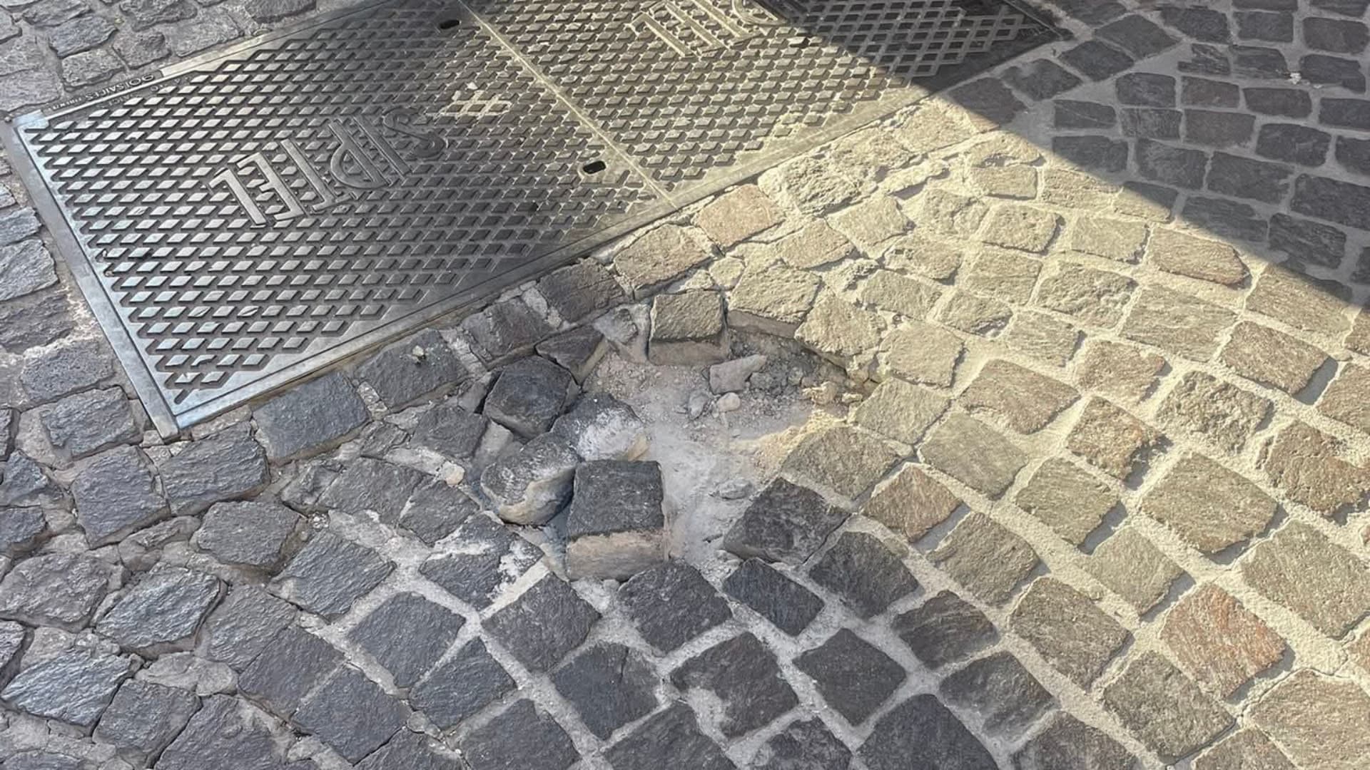 Cadute e pavimentazioni dissestate, Teramo torna a interrogarsi sulla manutenzione urbana