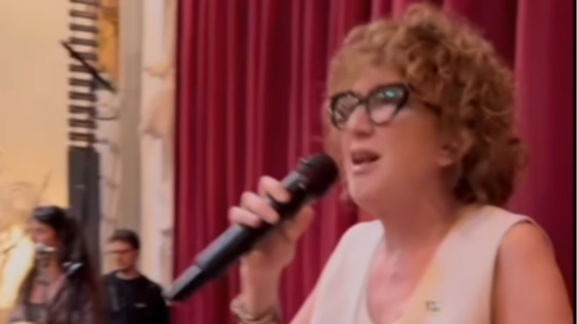 L'Aquila, Fiorella Mannoia nel capoluogo abruzzese per le prove del suo nuovo tour - Video