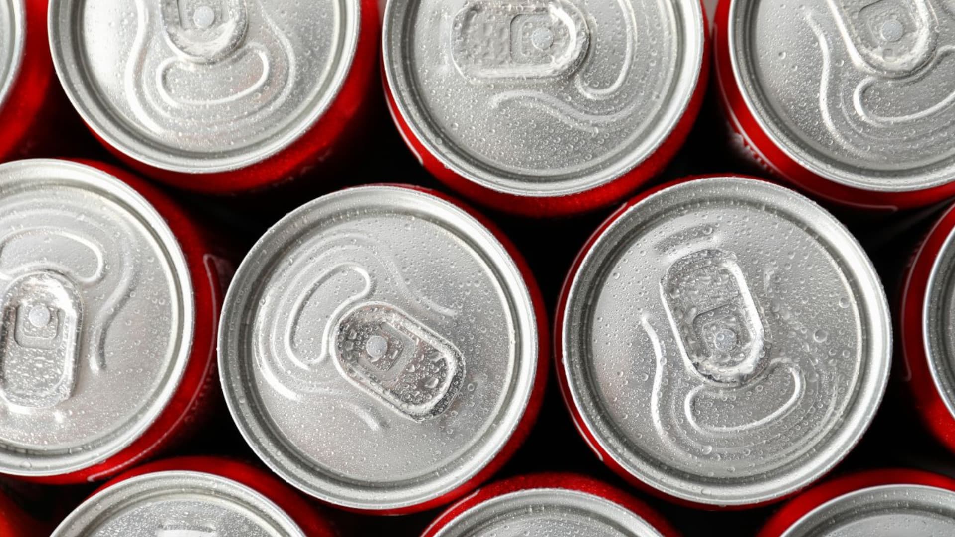 Oricola, Coca-Cola HBC Italia investe 18 milioni: sviluppo e sostenibilità nello stabilimento abruzzese