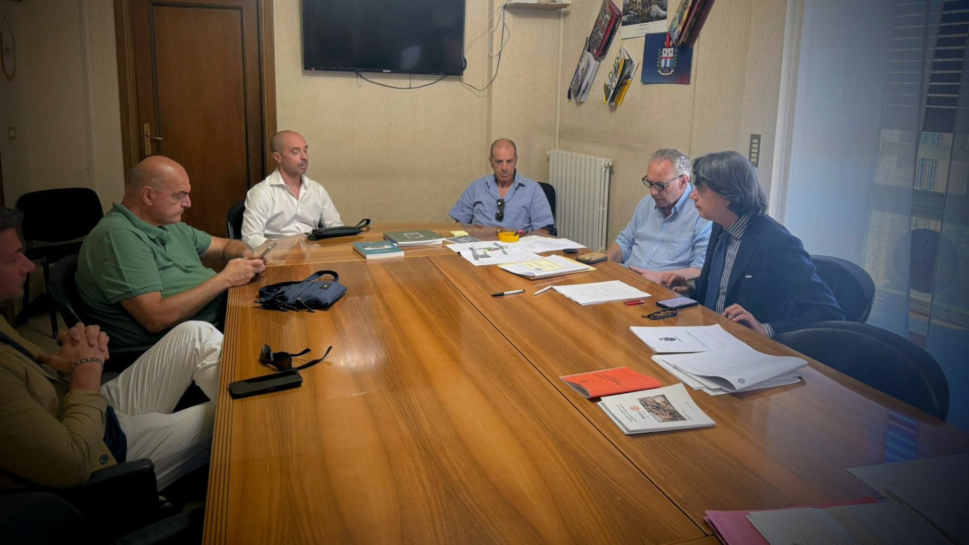 L'incontro del sindaco Legnini con le opposizioni