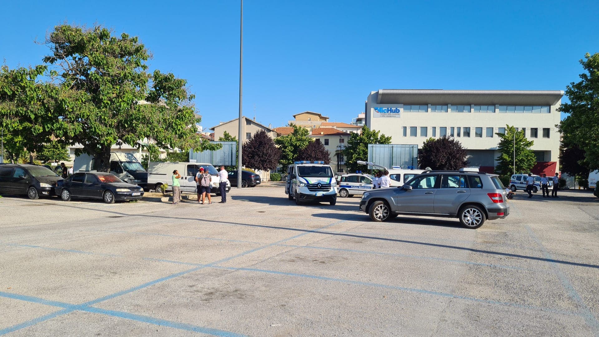 Pescara, controlli vicino alla stazione: 20 verbali per daspo urbano