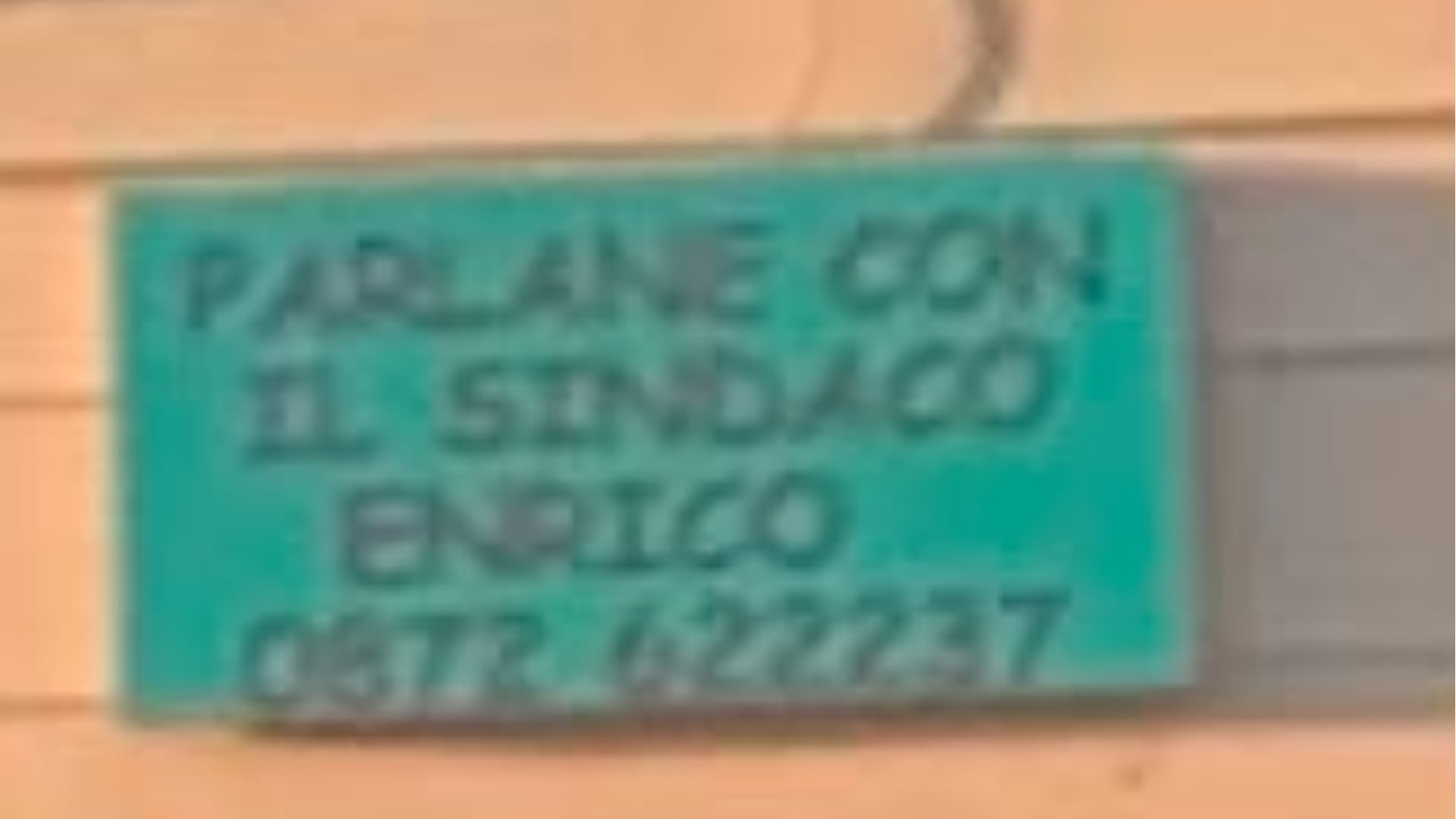 Volete il mio telefono? E lo mette in piazza. Il sindaco di Fossacesia subissato da telefonate dei cittadini