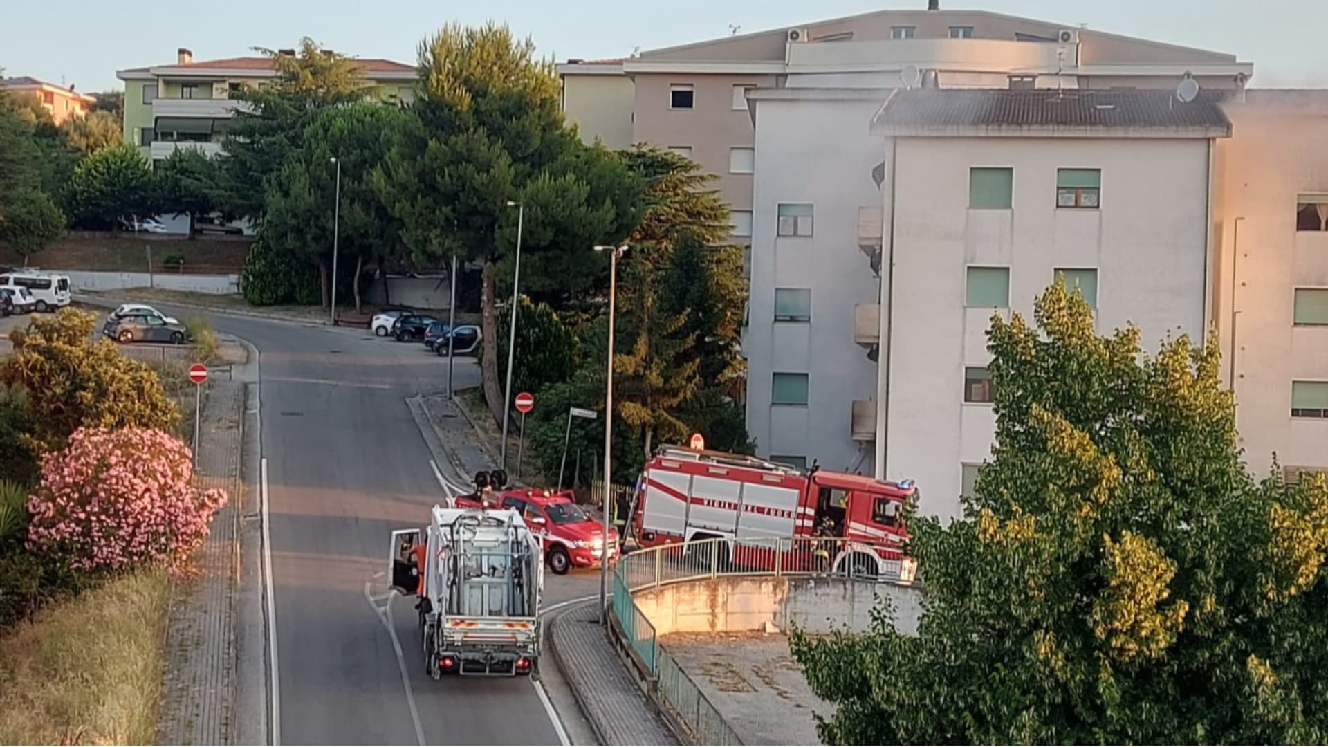 Roseto, incendio all'alba in un alloggio popolare di Campo a Mare - Video
