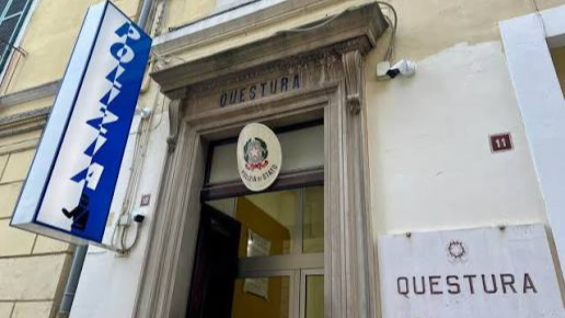 Chieti, stretta sulla movida: chiuso un bar per alcol ai minori e controlli a tappeto in centro