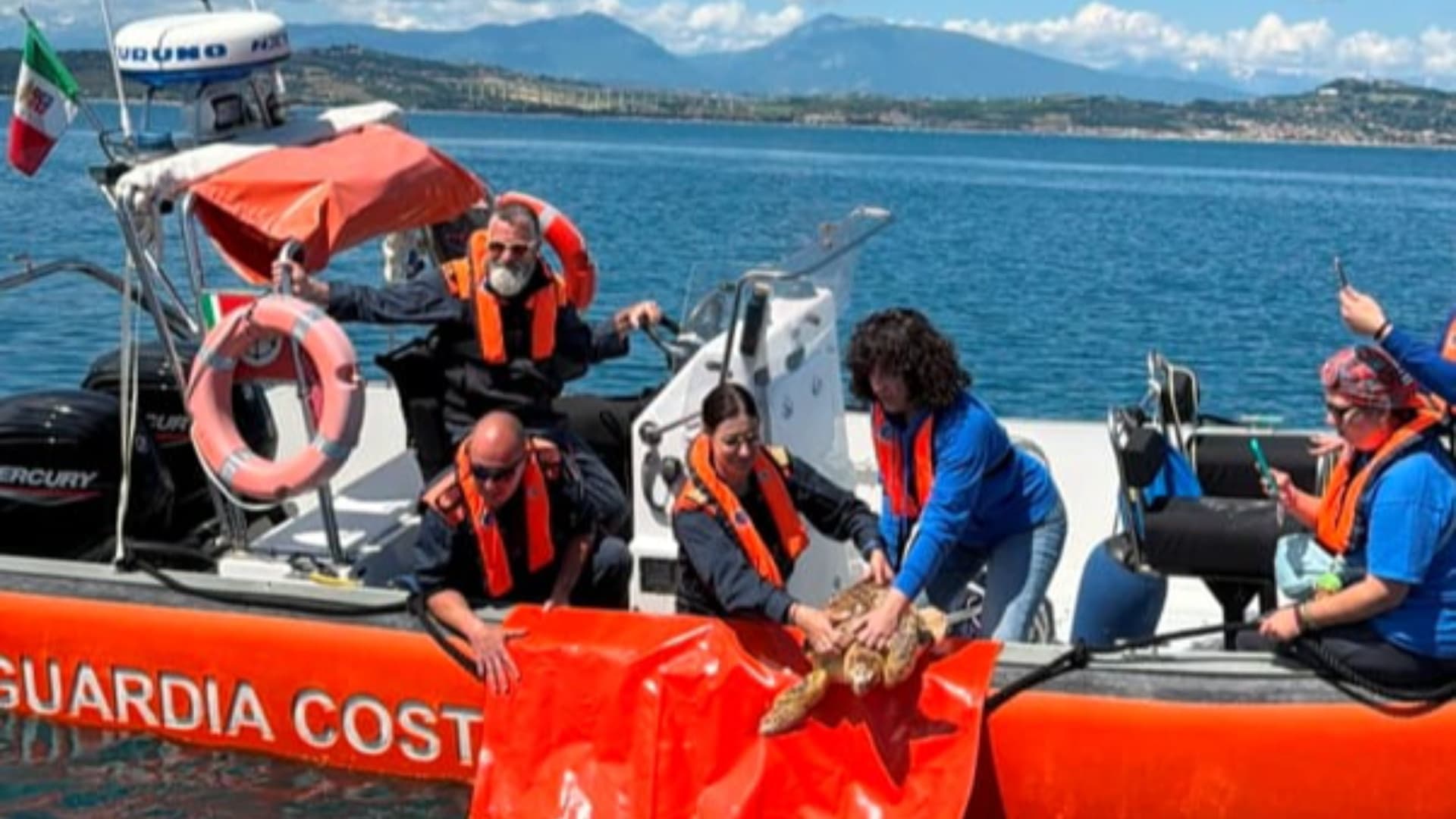 Oltre 900 giovani conquistati dal mare: la Guardia Costiera apre le porte alle nuove generazioni - Video