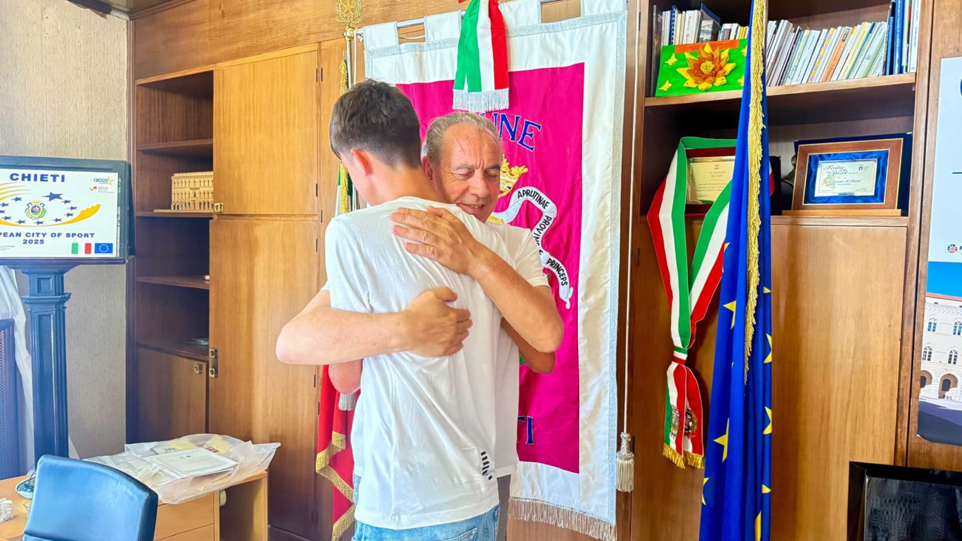 Il sindaco Legnini incontra la vittima
