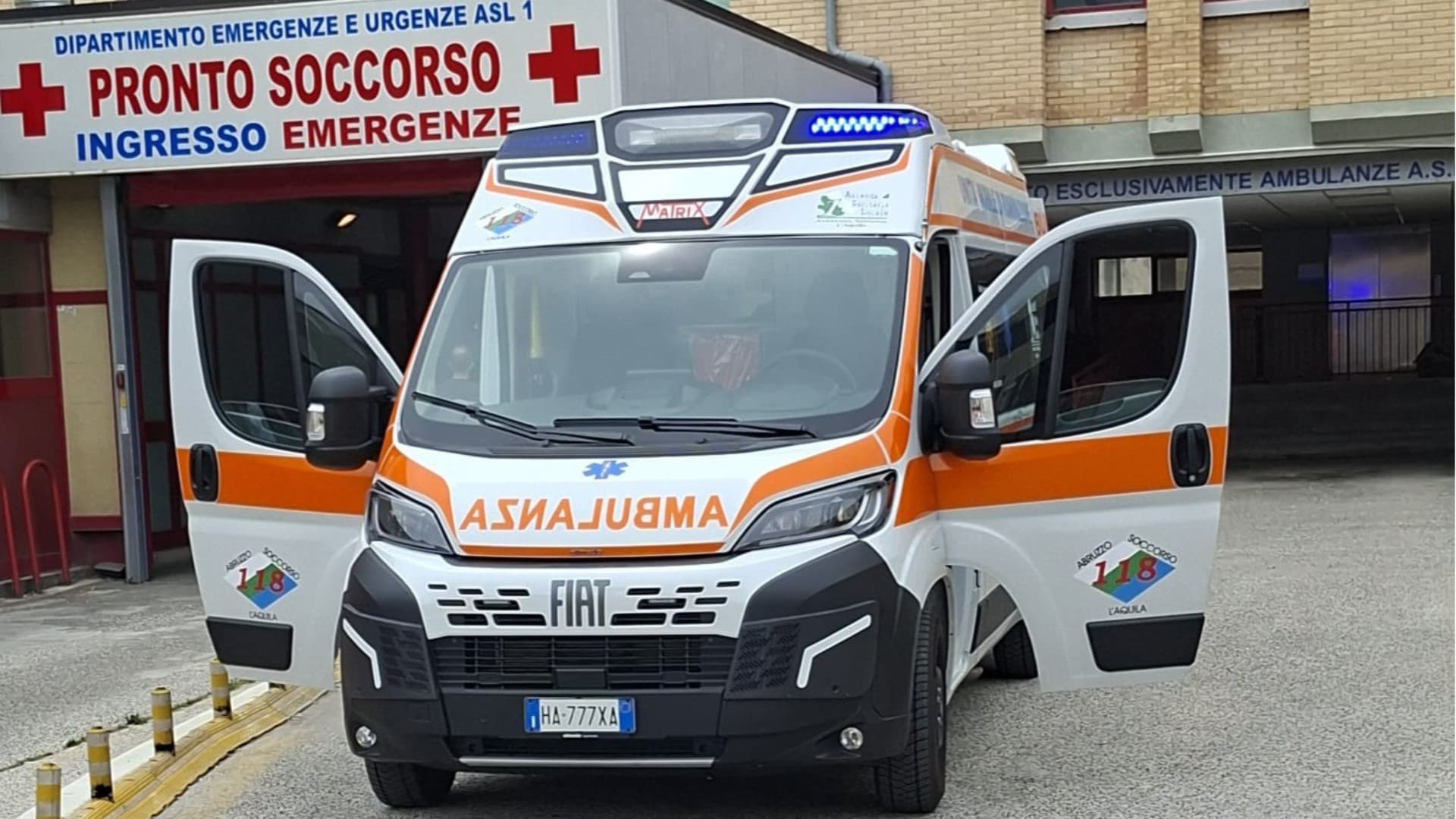 L'Aquila, scontro tra due auto: un 31enne ricoverato all'ospedale "San Salvatore"