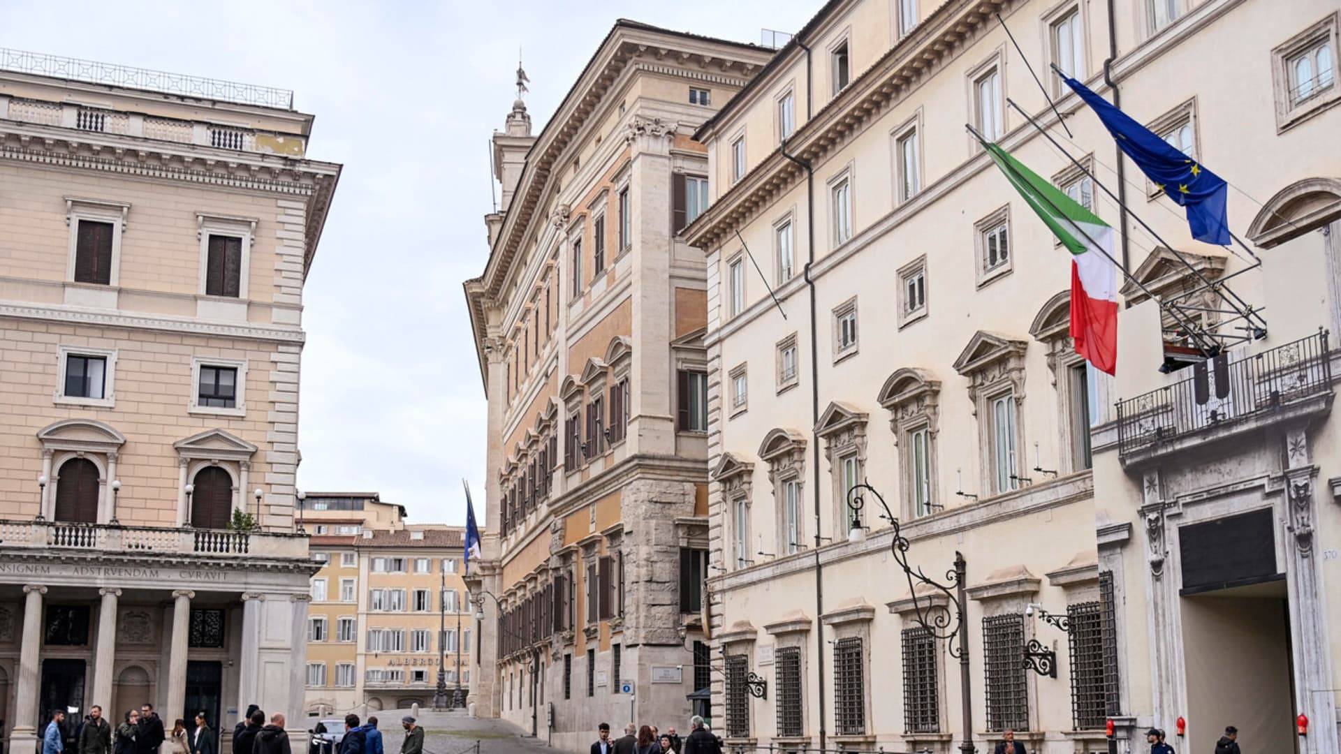 Sicurezza e movida: stretta del Governo contro le baby gang e i crimini minorili