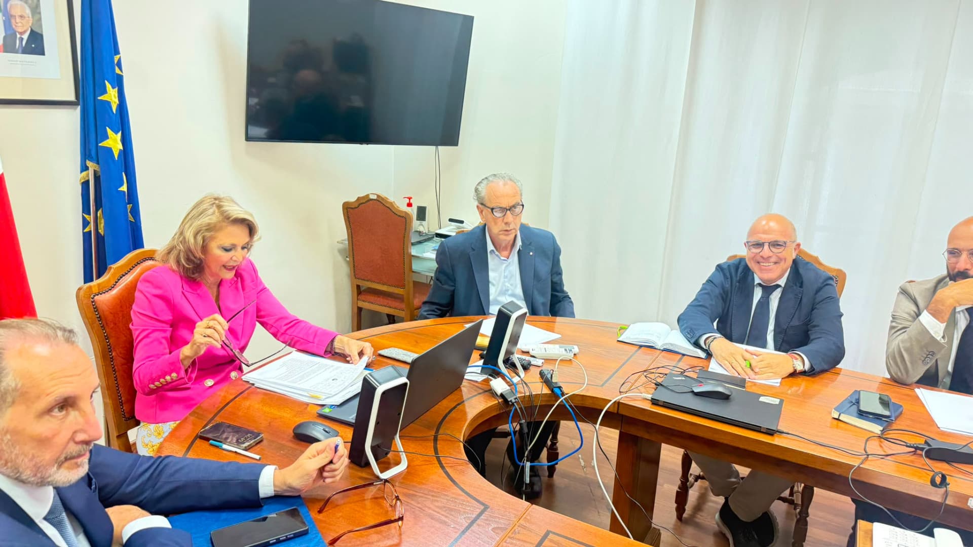 Il tavolo in prefettura
