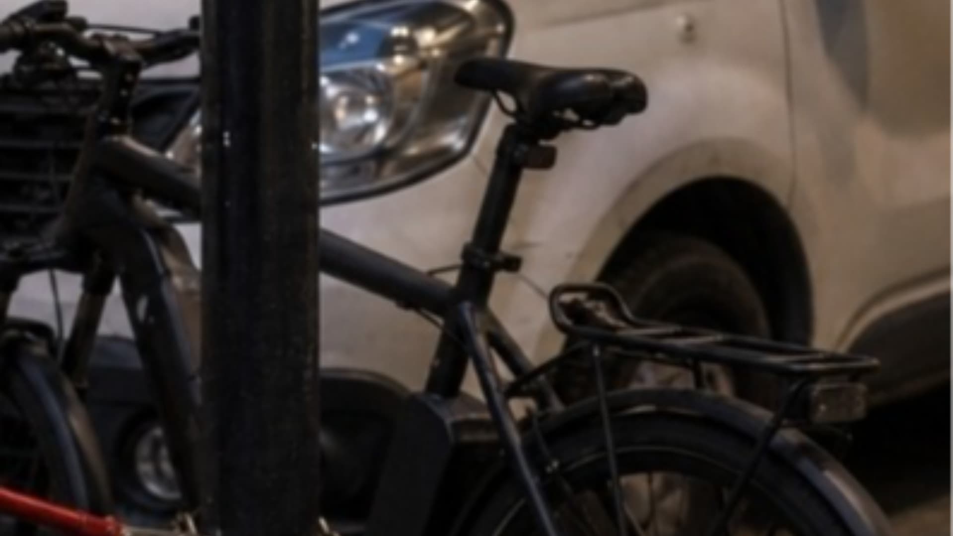 Teramo, e-bike rubata in pochi minuti: «Era il mio primo mezzo di trasporto, un sacrificio svanito nel nulla»