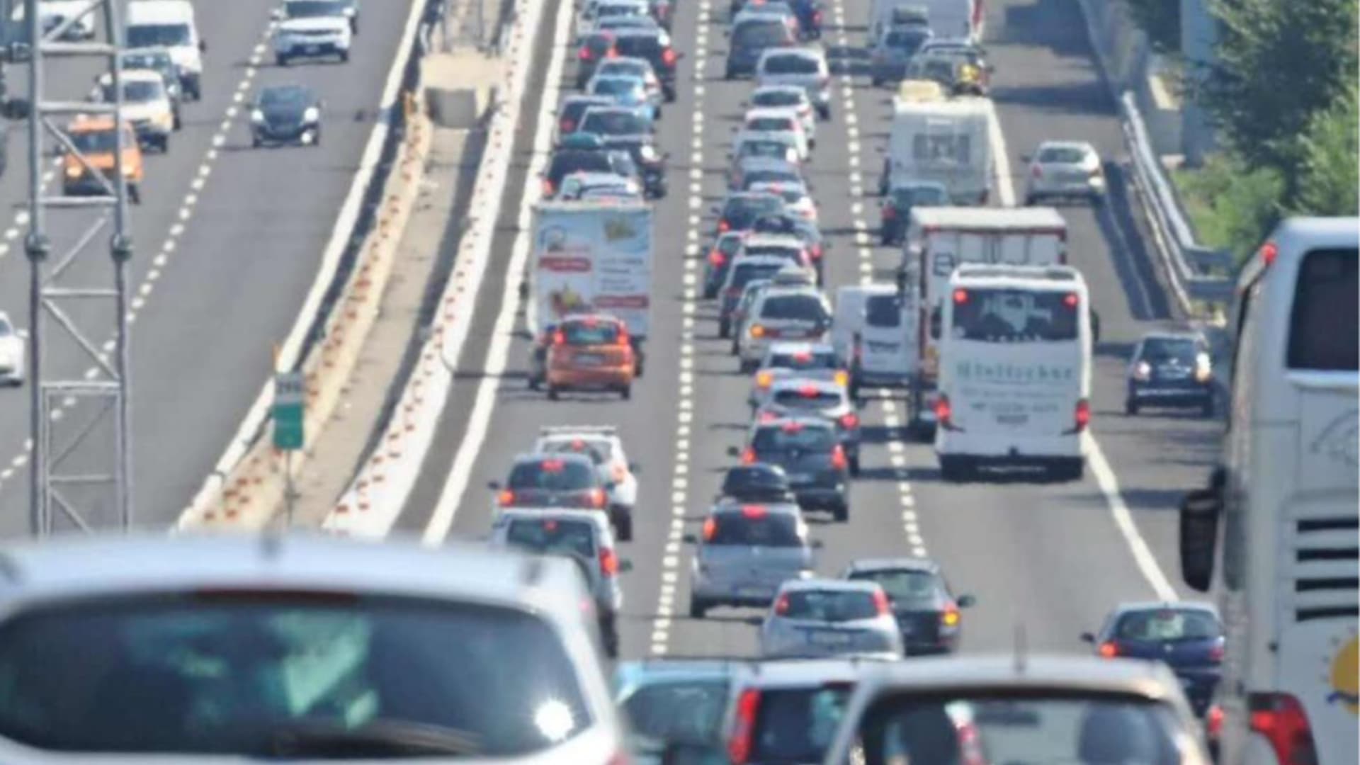 Esodo di Ferragosto, l'Abruzzo sotto pressione: traffico intenso sulle strade